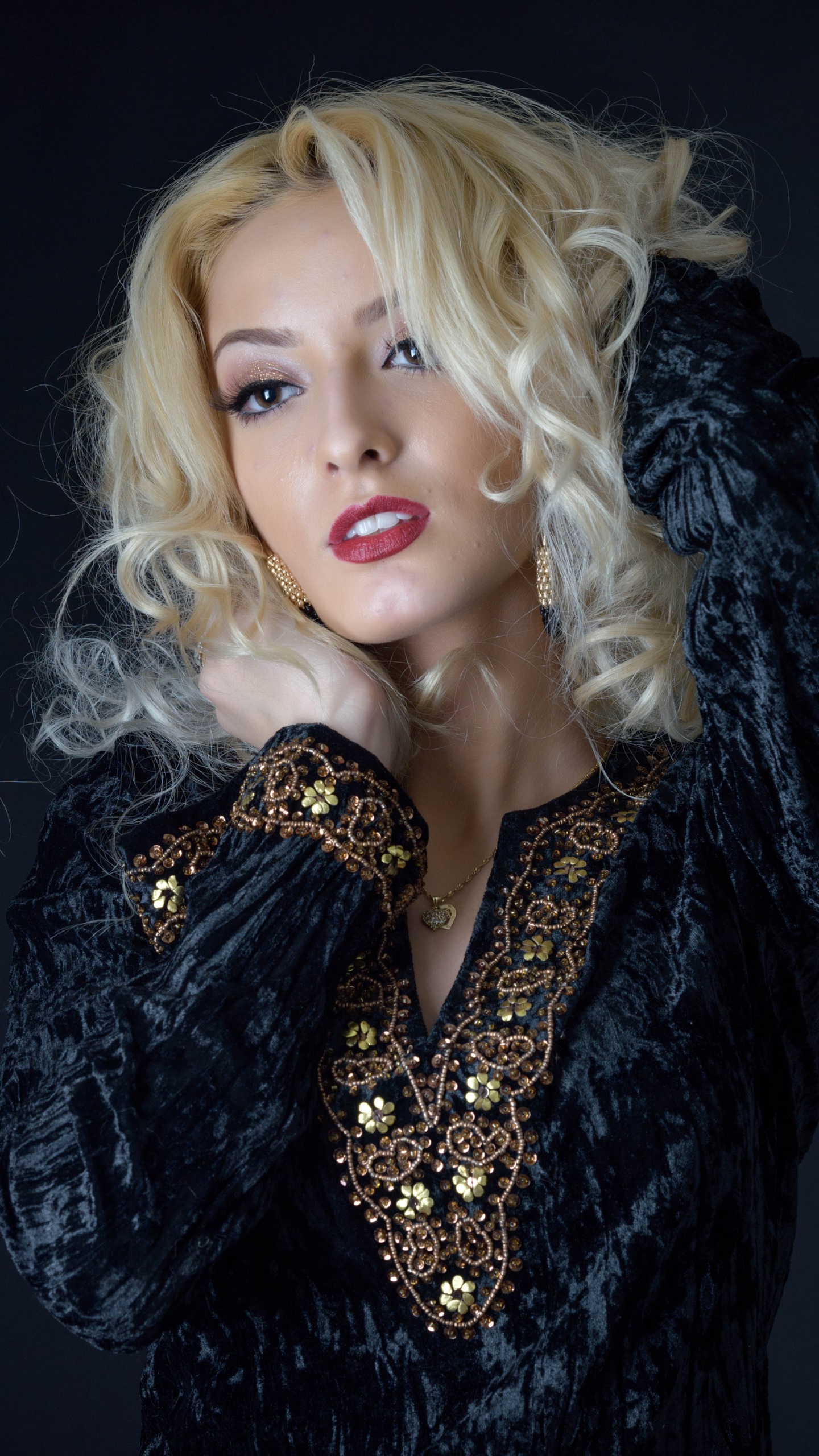 Women Model, Blonde, Lipstick, 1440x2560, Phone HD Wallpaper