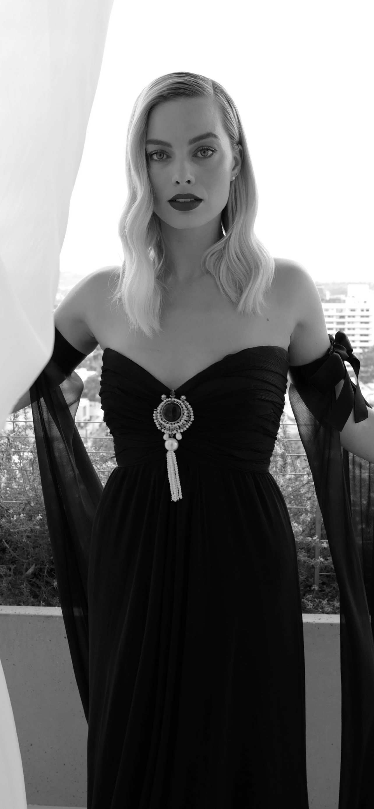 Celebrity Margot Robbie, Actress, Black Dress, Australian, Blonde, 1284x2778, Phone HD Wallpaper