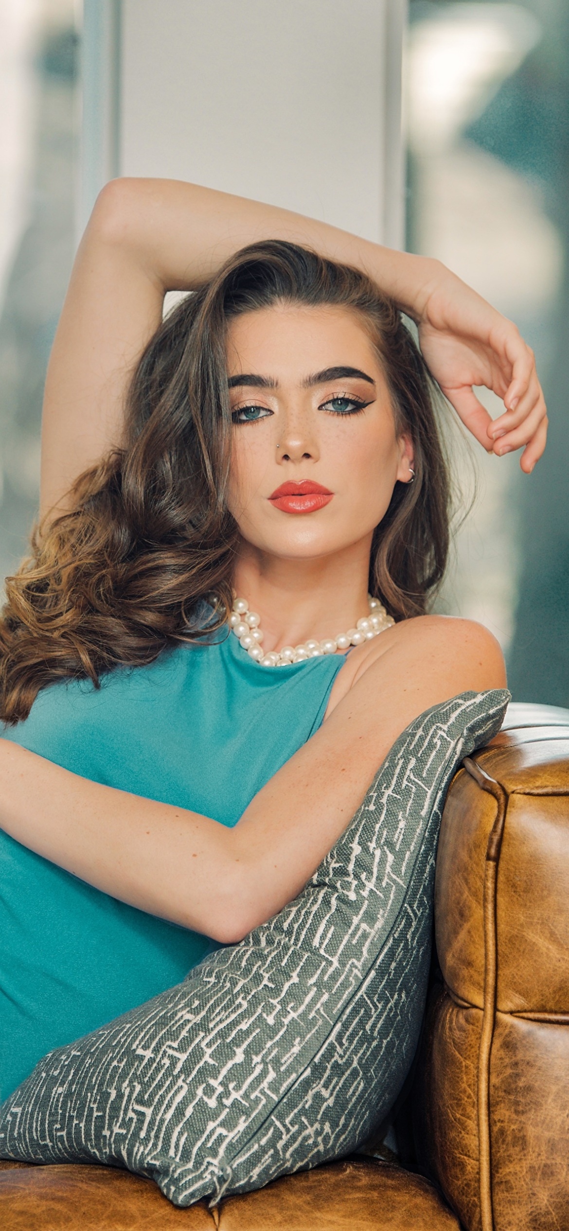 Women Model, Brunette, 1170x2532, Phone HD Wallpaper