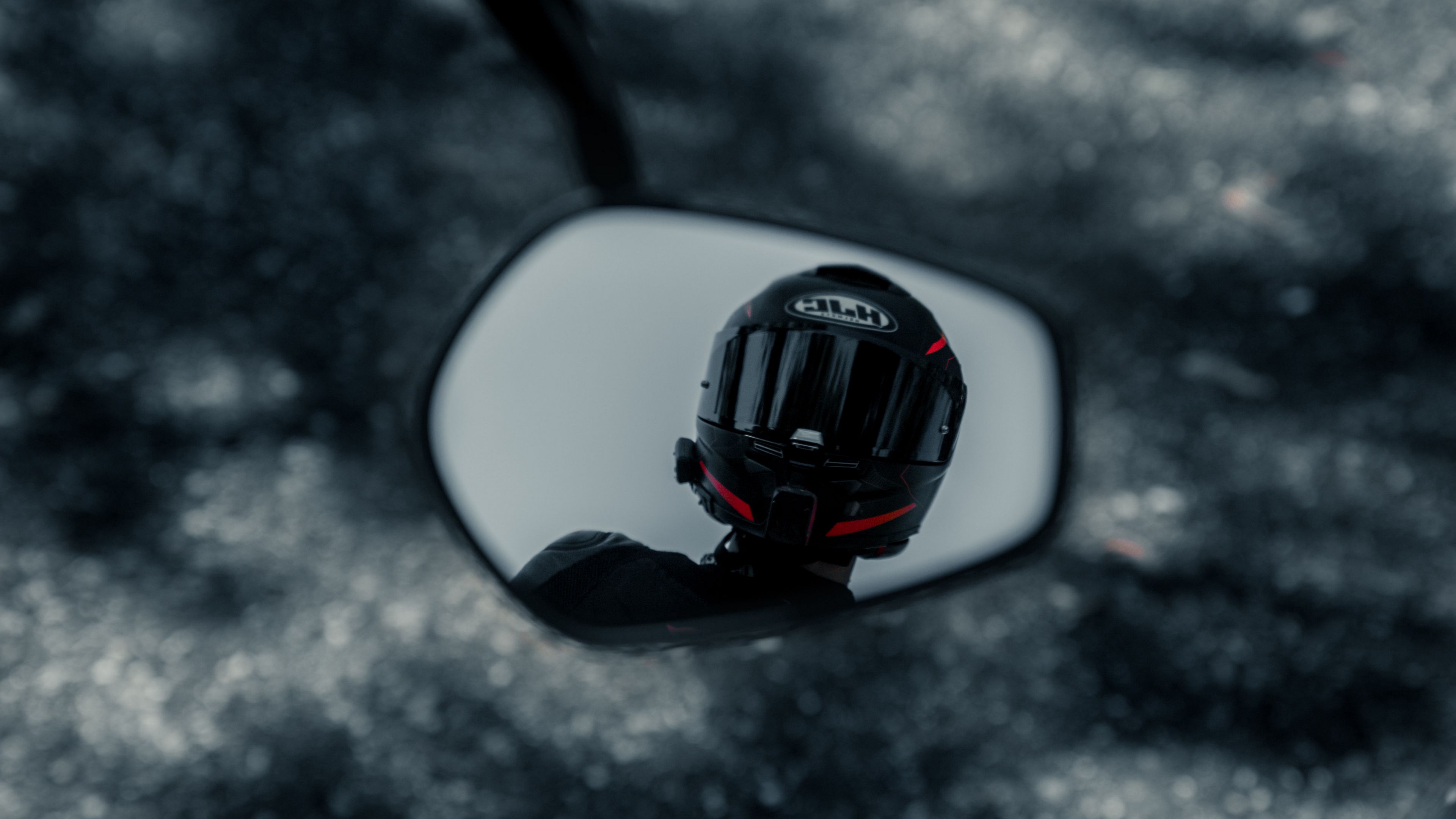 motorcyclist, helmet, motorcycle, mirror, reflection, 4k, HD Wallpaper