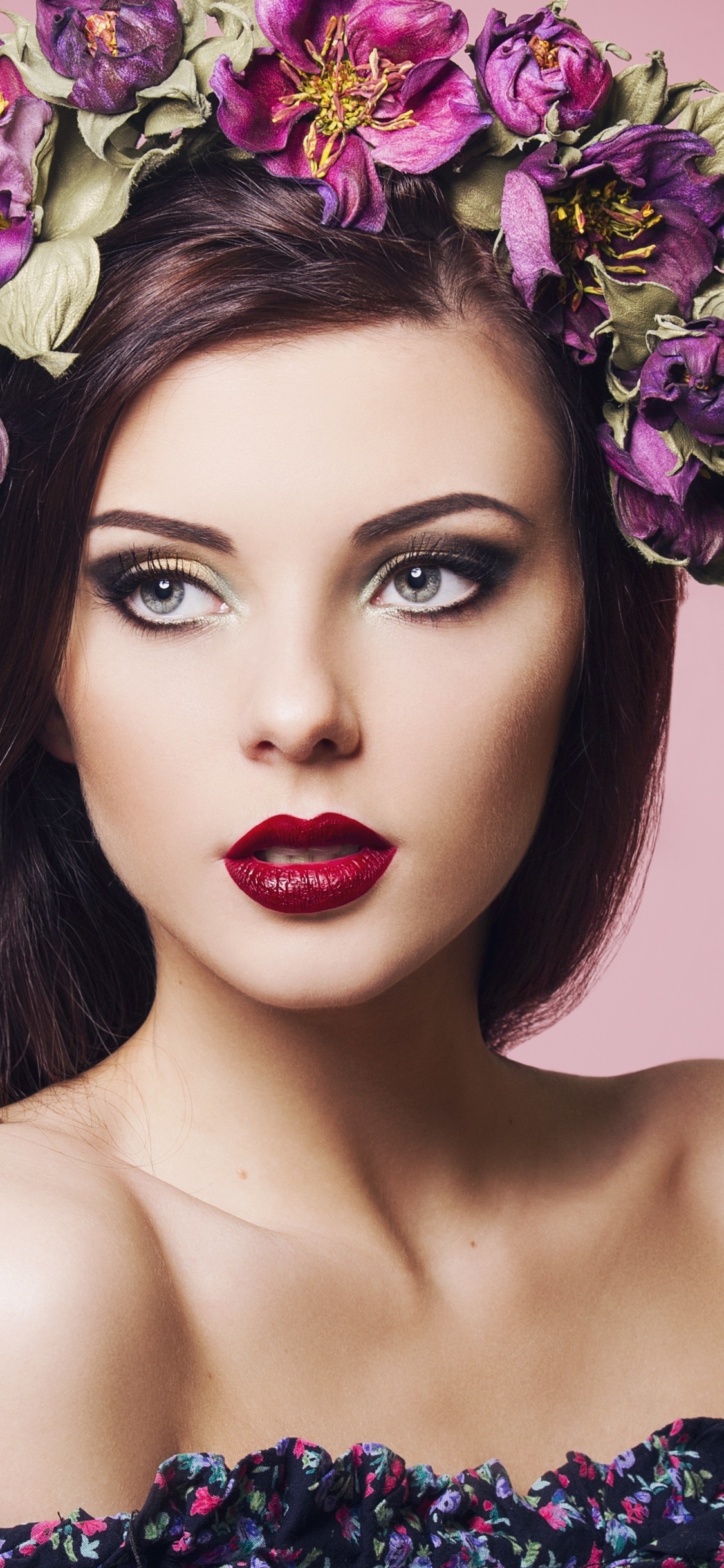 Women Model, Flower, Blue Eyes, Lipstick, Brunette, Wreath, 1125x2436, Phone HD Wallpaper