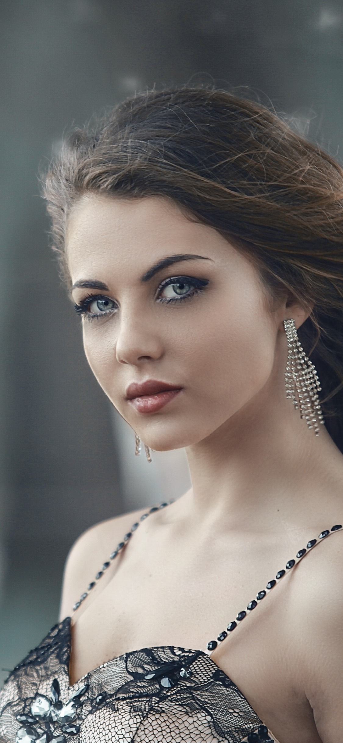 Women Model, Brunette, Earrings, 1125x2436, Phone HD Wallpaper