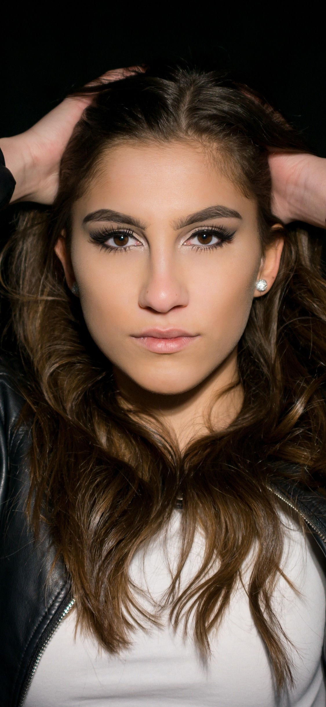 Women Model, Brown Eyes, Brunette, 1125x2436, Phone HD Wallpaper