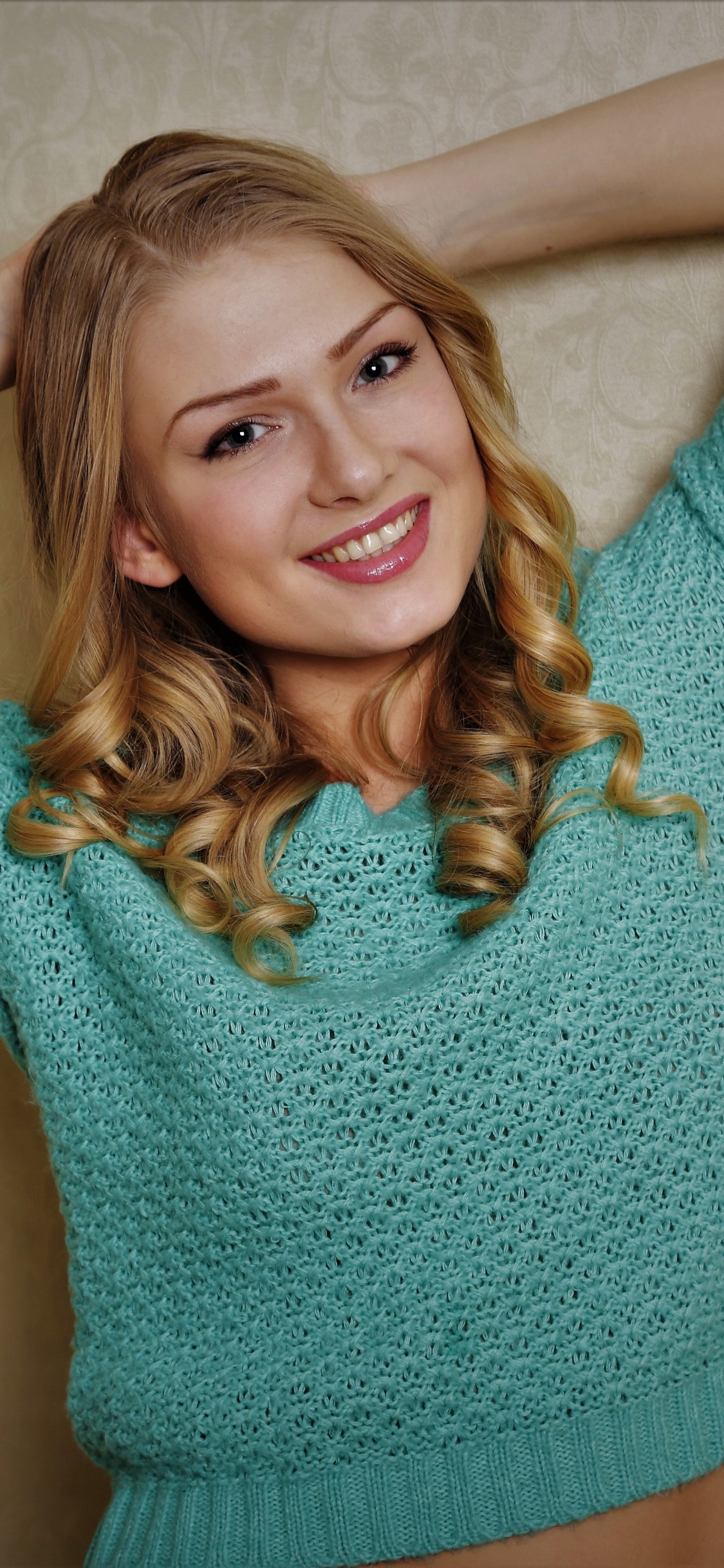 Women Model, Lucy Heart, 1125x2436, Phone HD Wallpaper