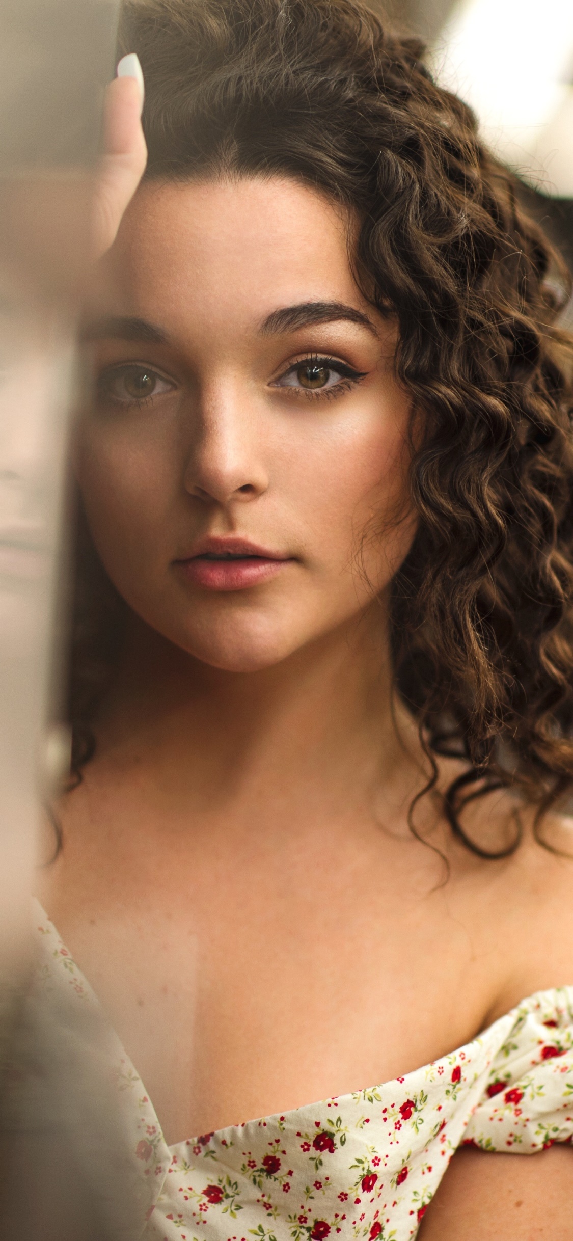 Women Model, Curl, Brunette, Depth Of Field, Face, 1125x2436, Phone HD Wallpaper