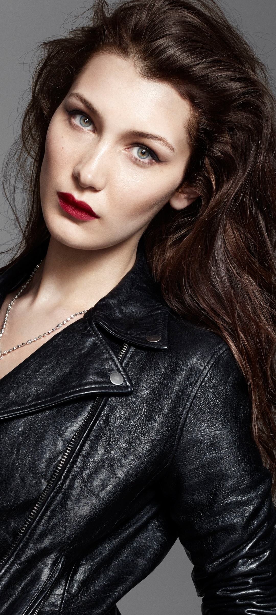Celebrity Bella Hadid, Model, Brunette, American, Lipstick, 1080x2400, Phone HD Wallpaper