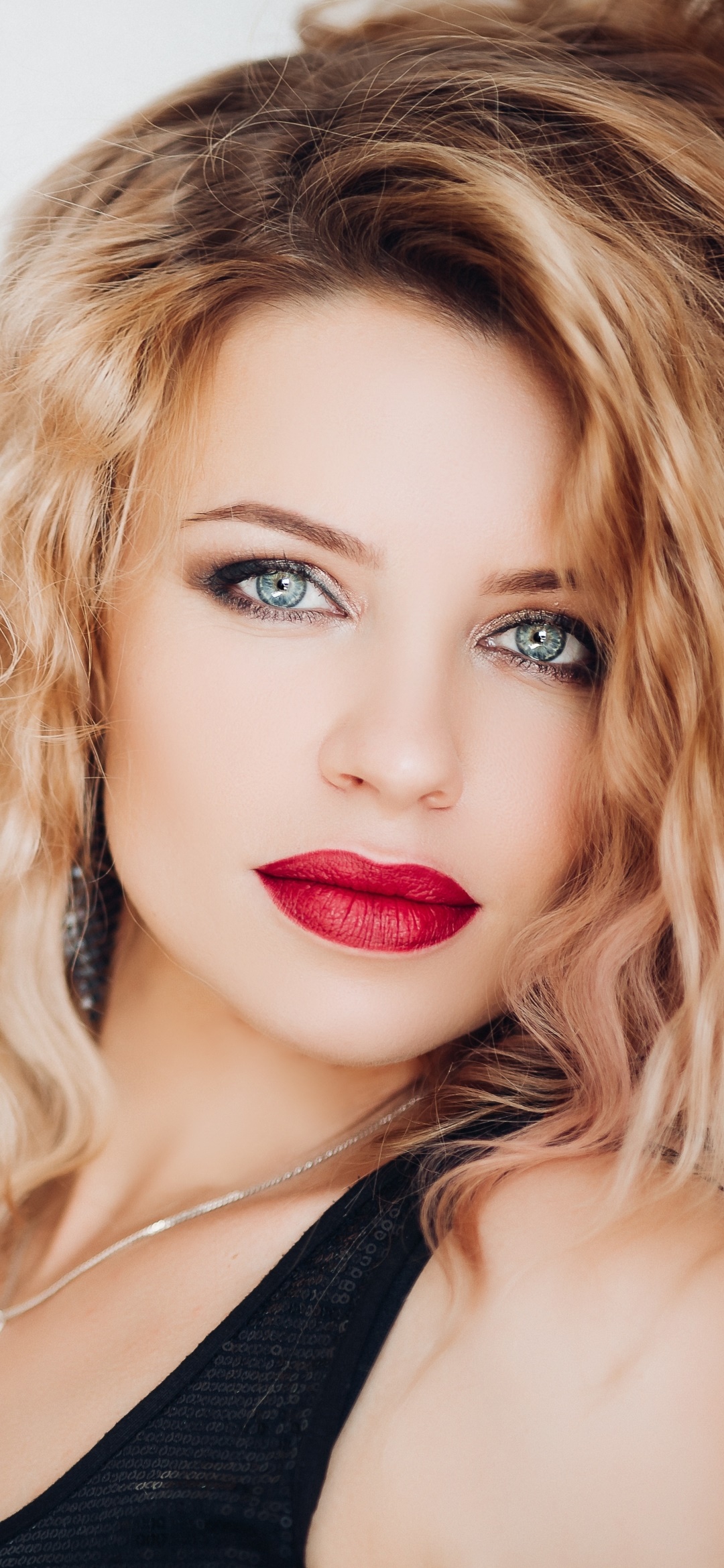 Women Model, Face, Blue Eyes, Blonde, Lipstick, 1080x2340, Phone HD Wallpaper