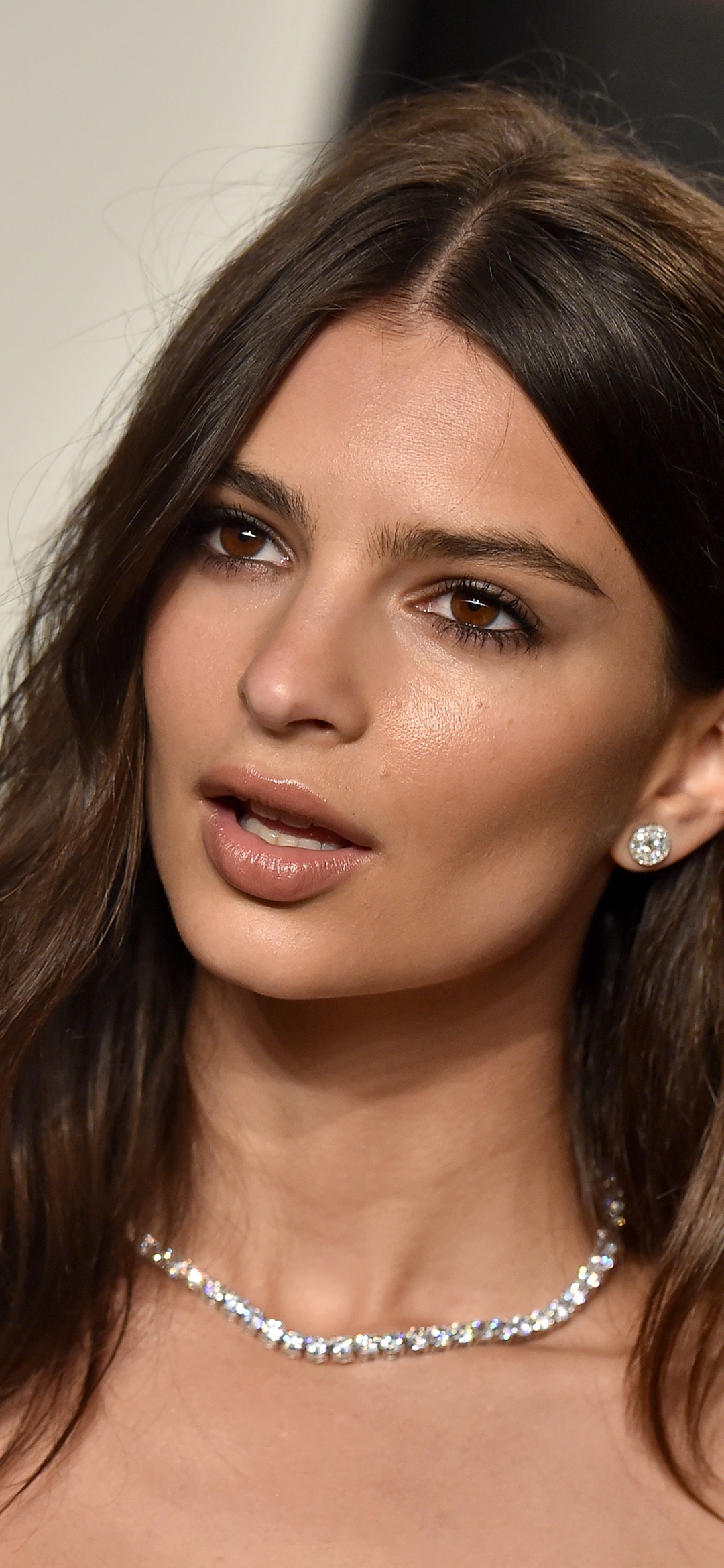 Celebrity Emily Ratajkowski, 1080x2340, Phone HD Wallpaper