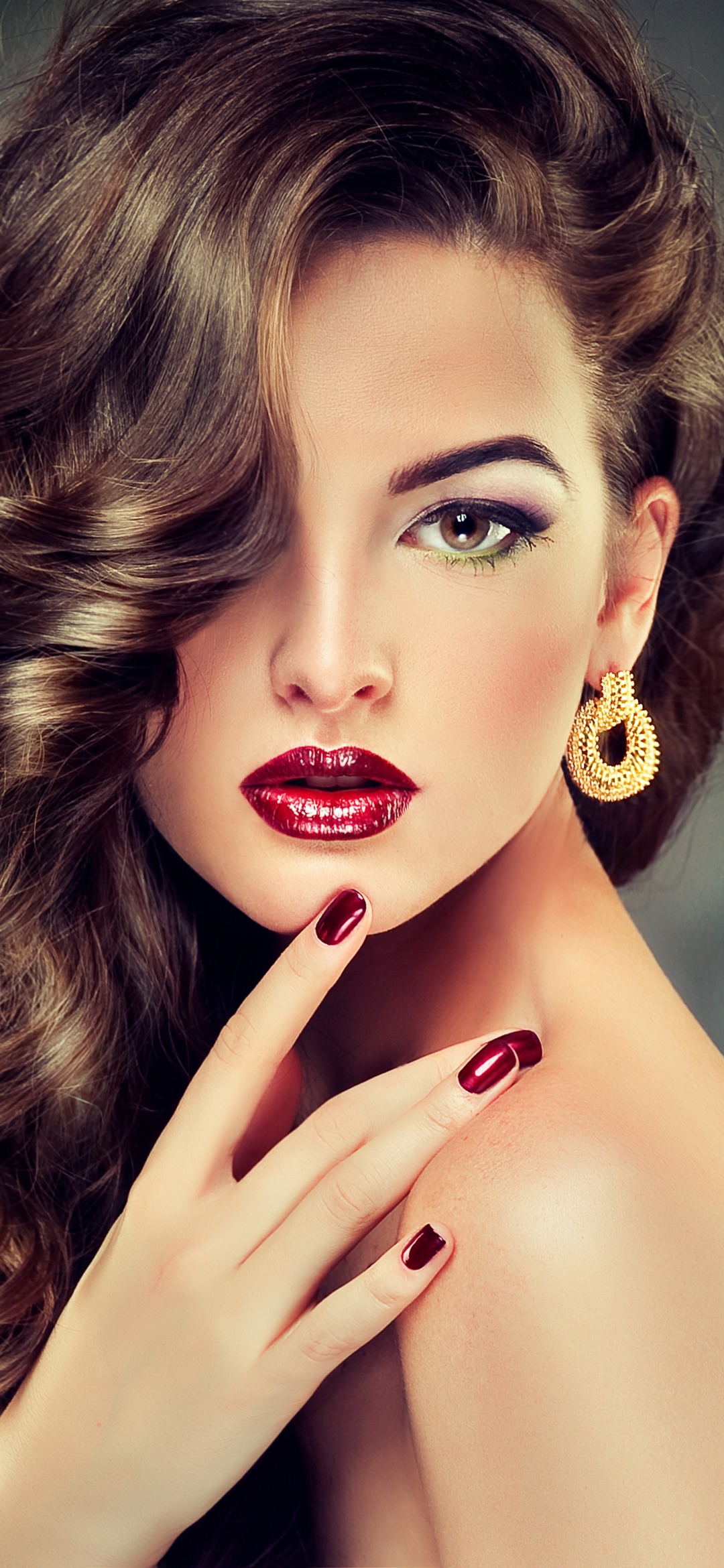 Women Model, Curl, Earrings, Lipstick, 1080x2340, Phone HD Wallpaper