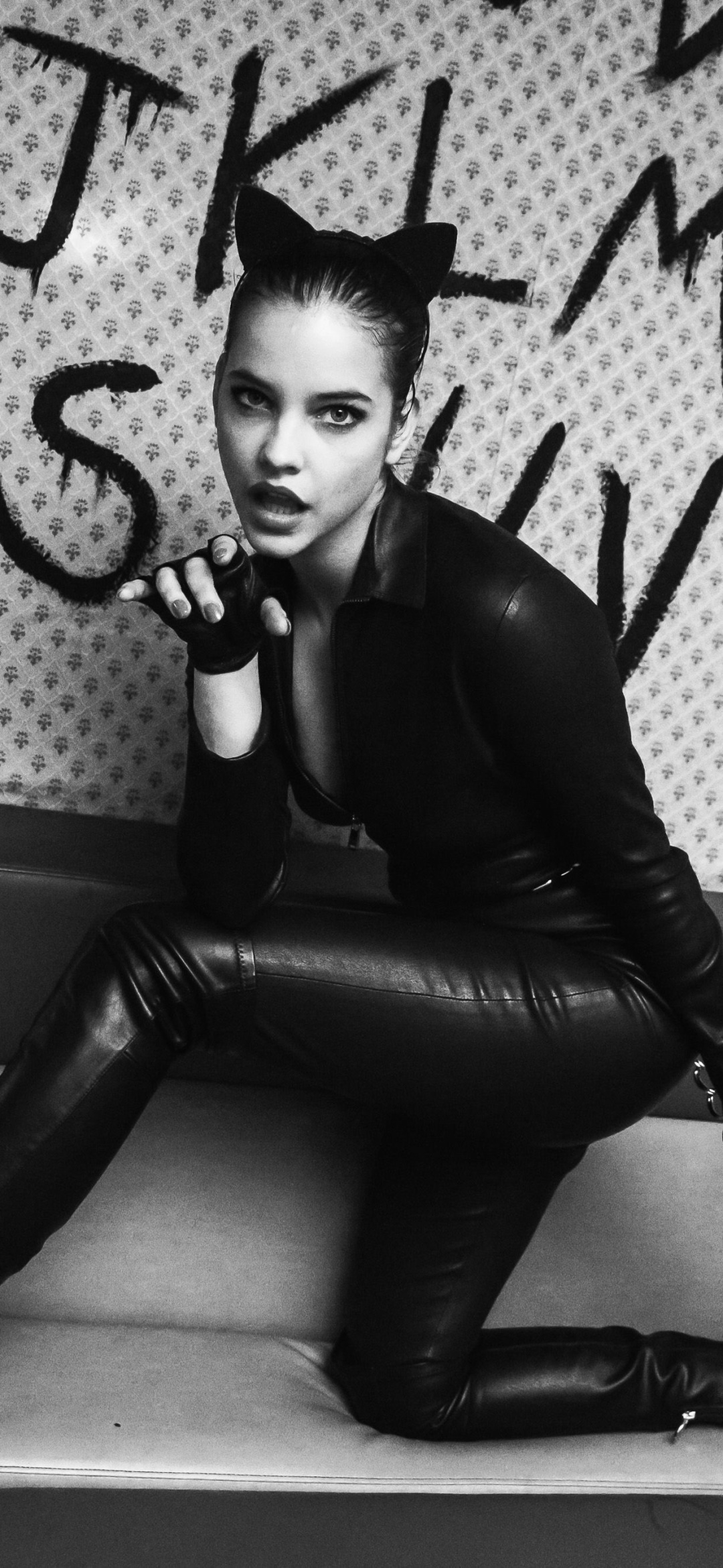 Celebrity Barbara Palvin, Catwoman, Monochrome, 1080x2340, Phone HD Wallpaper