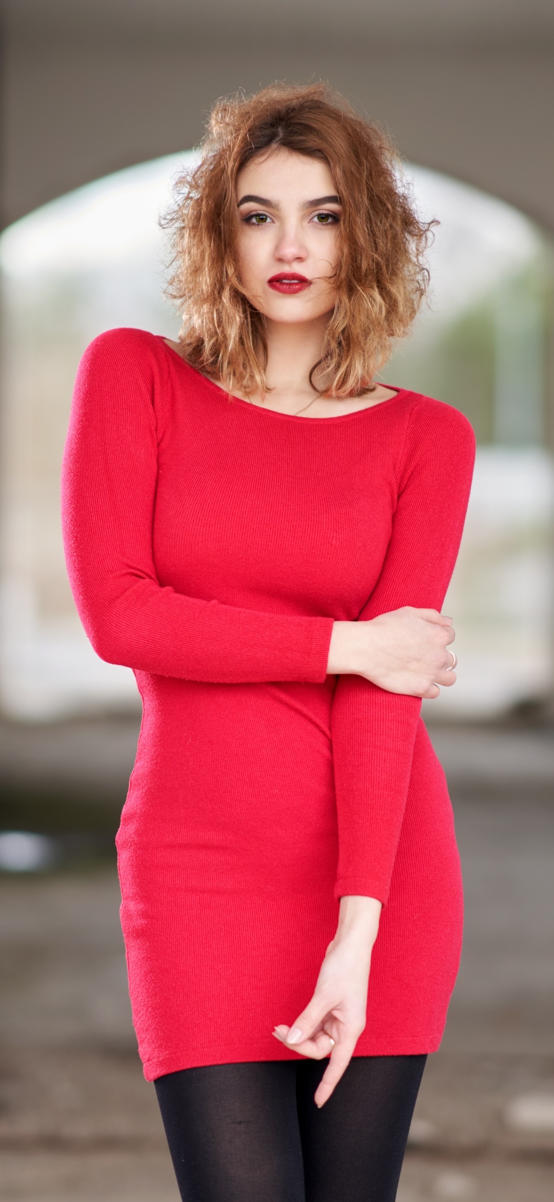 Women Model, Redhead, Lipstick, Depth Of Field, 1080x2340, Phone HD Wallpaper