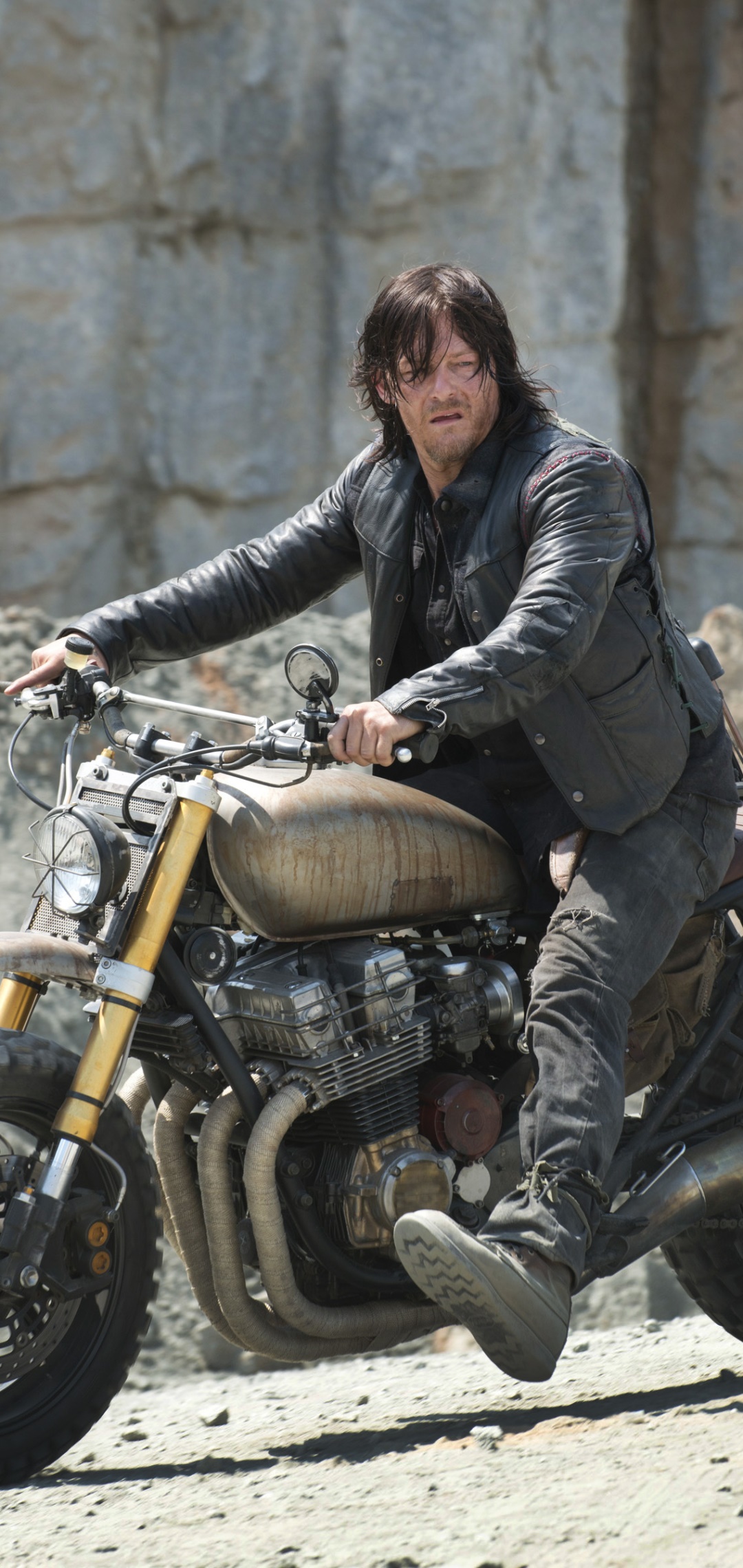 TV Show The Walking Dead, Daryl Dixon, Norman Reedus, 1080x2280, Phone HD Wallpaper