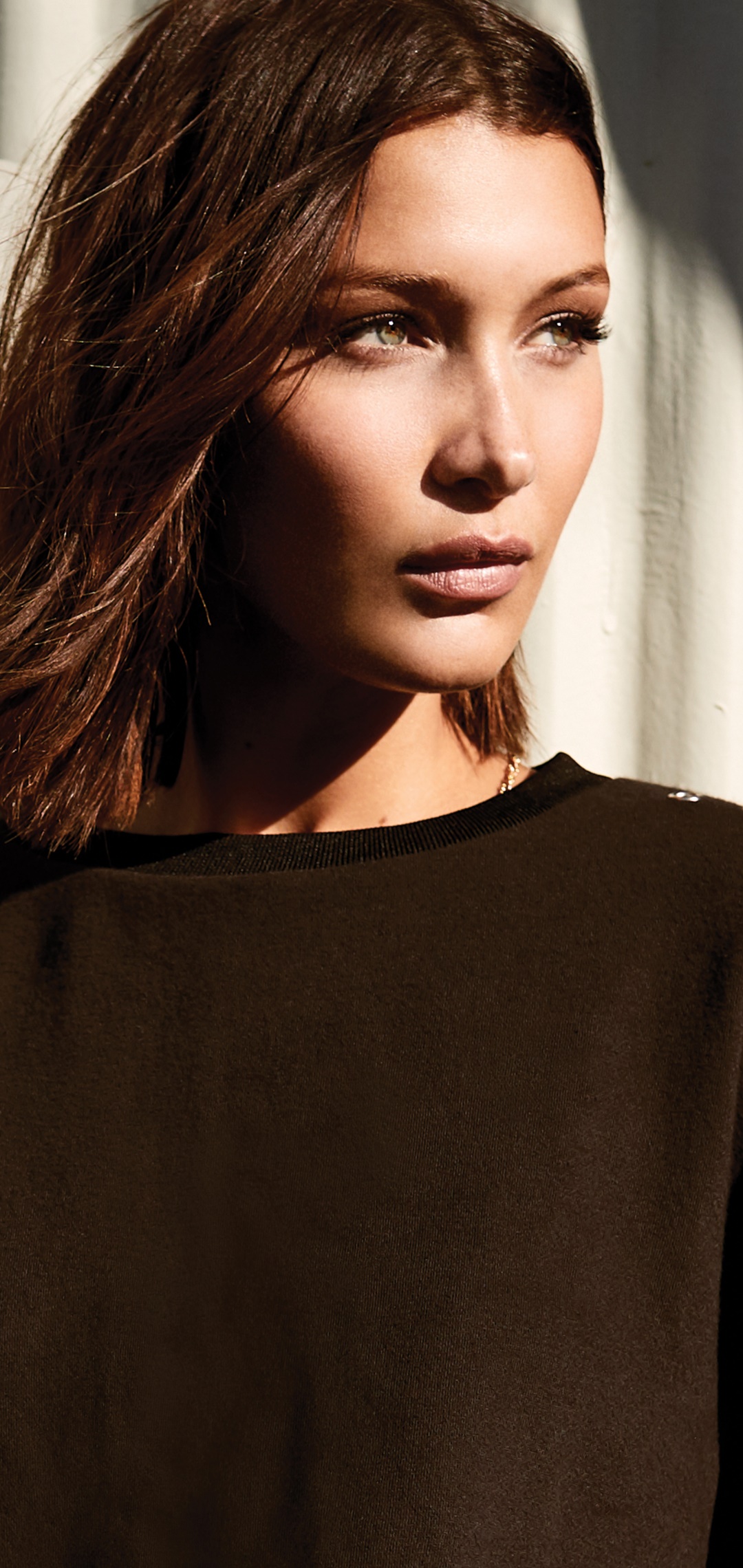 Celebrity Bella Hadid, Model, American, Brunette, 1080x2280, Phone HD Wallpaper