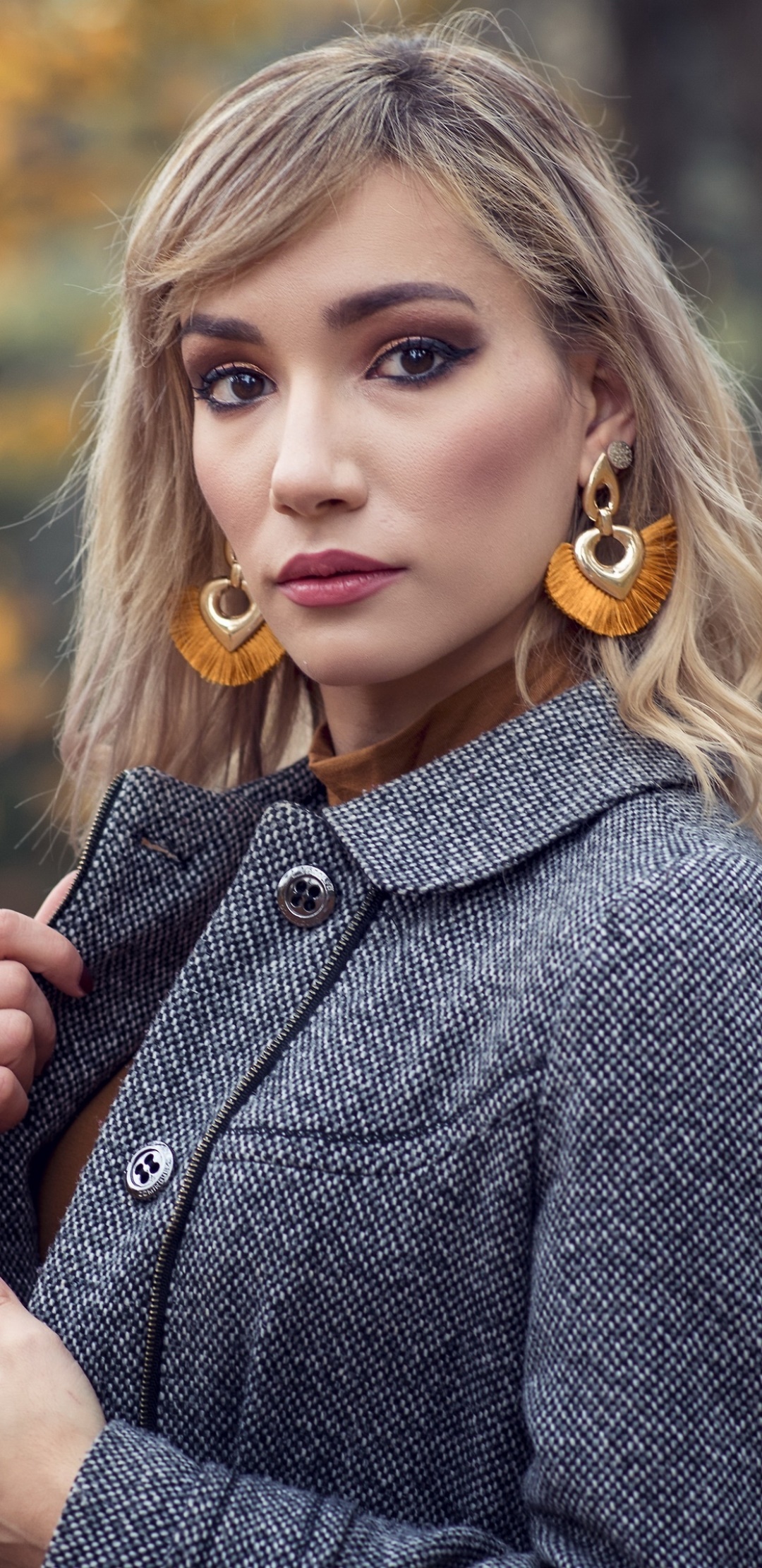 Women Model, Earrings, 1080x2220, Phone HD Wallpaper