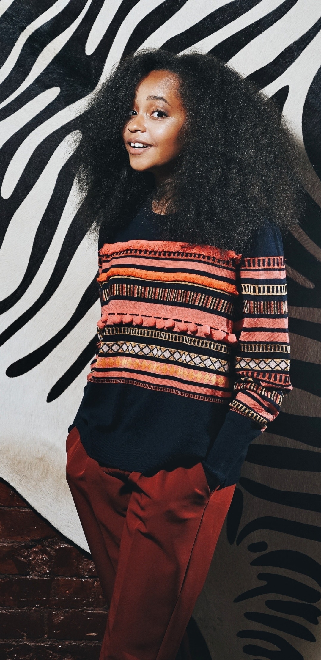 Women Model, Black Hair, 1080x2220, Phone HD Wallpaper