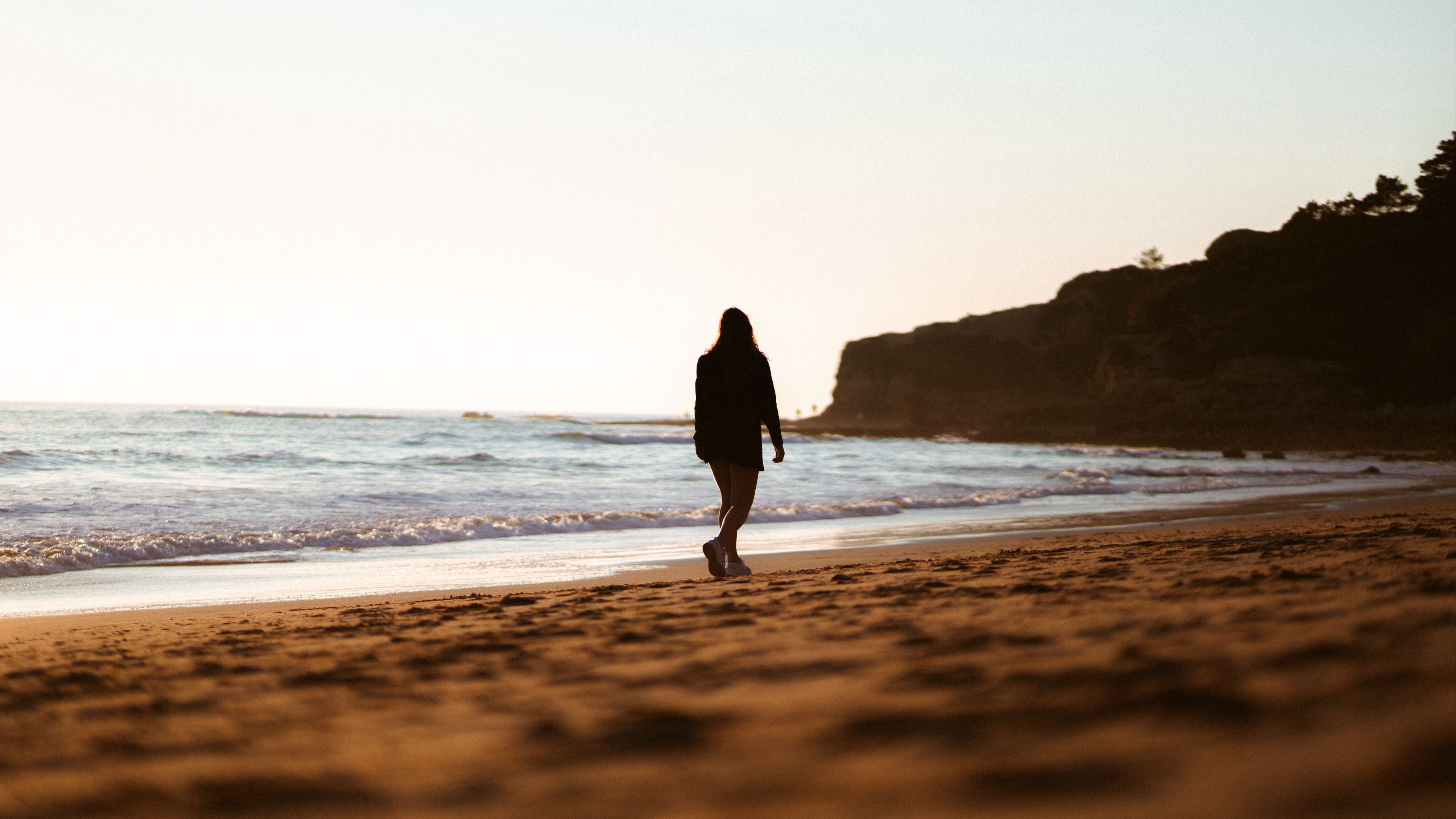 girl, silhouette, horizon, beach, waves, 4k, HD Wallpaper