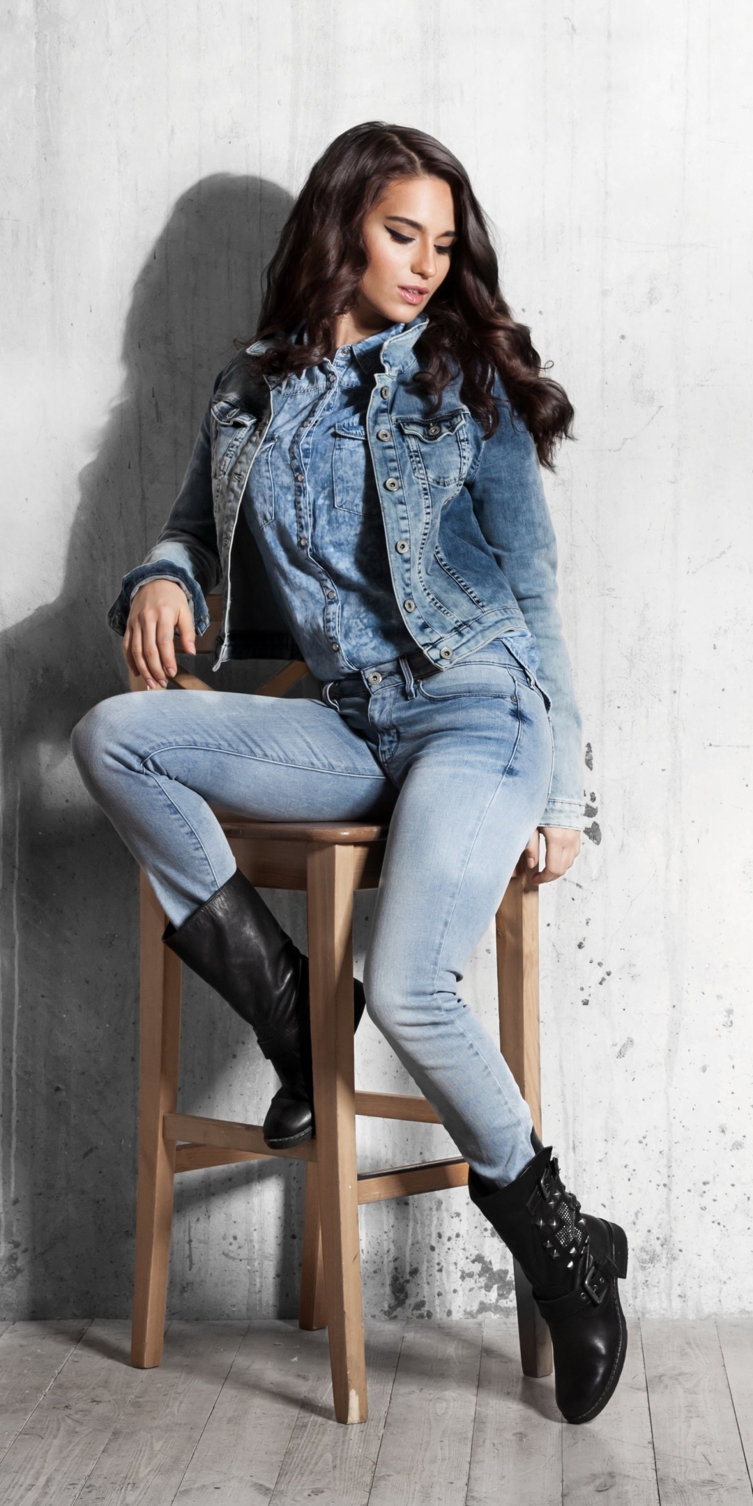 Women Model, Brunette, Boots, 1080x2160, Phone HD Wallpaper