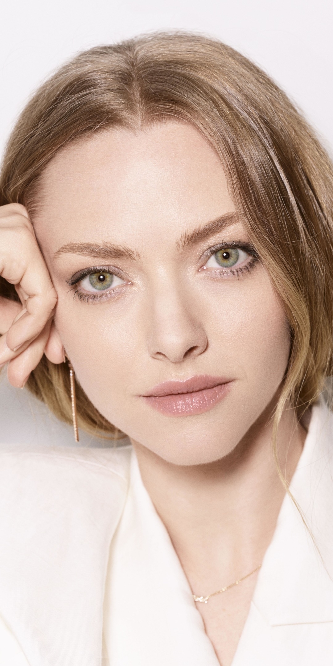 Celebrity Amanda Seyfried, American, Actress, Blonde, Green Eyes, Face, 1080x2160, Phone HD Wallpaper