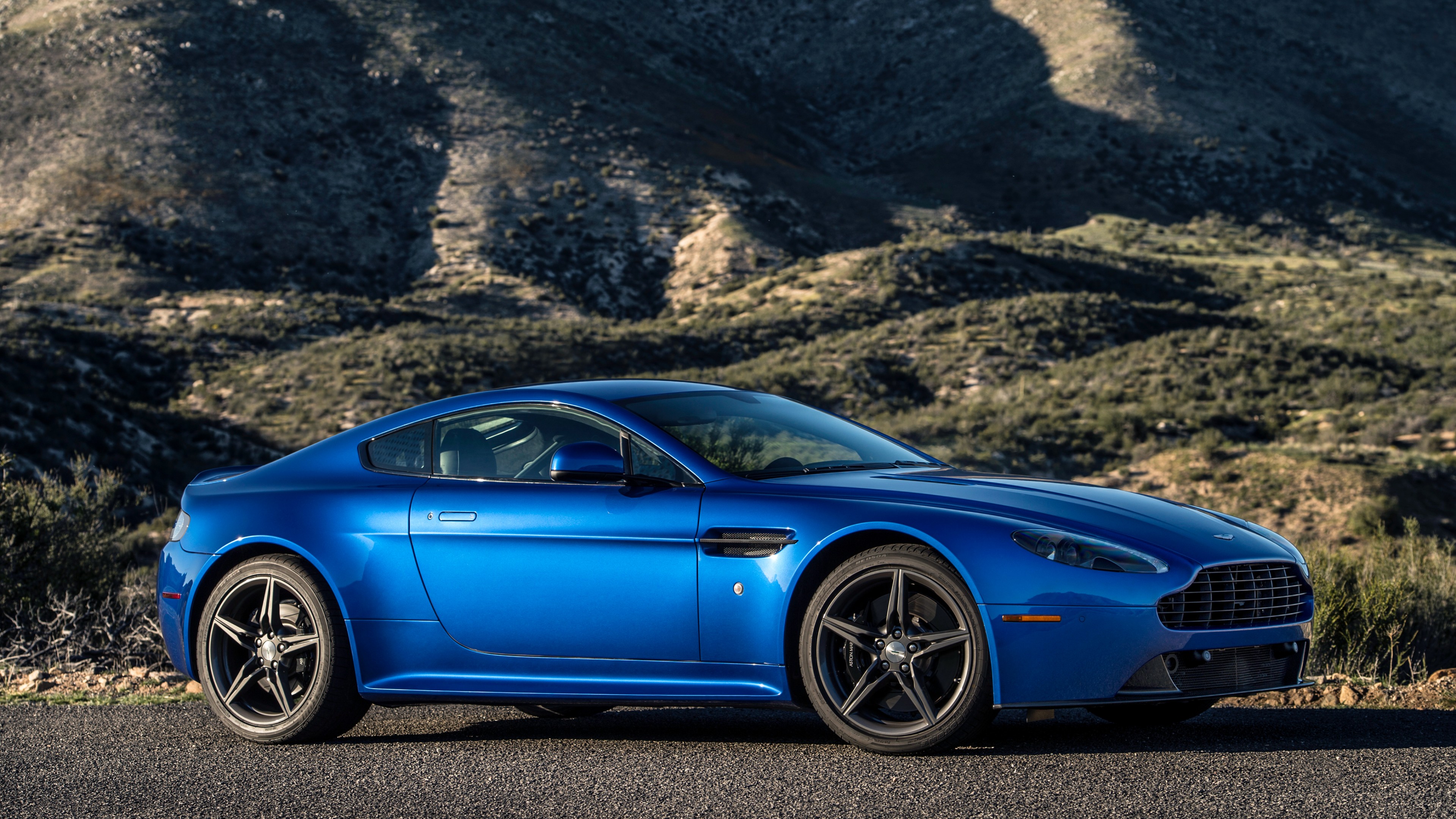 Aston Martin V8 Vantage GTS, racing cars, blue, HD Wallpaper