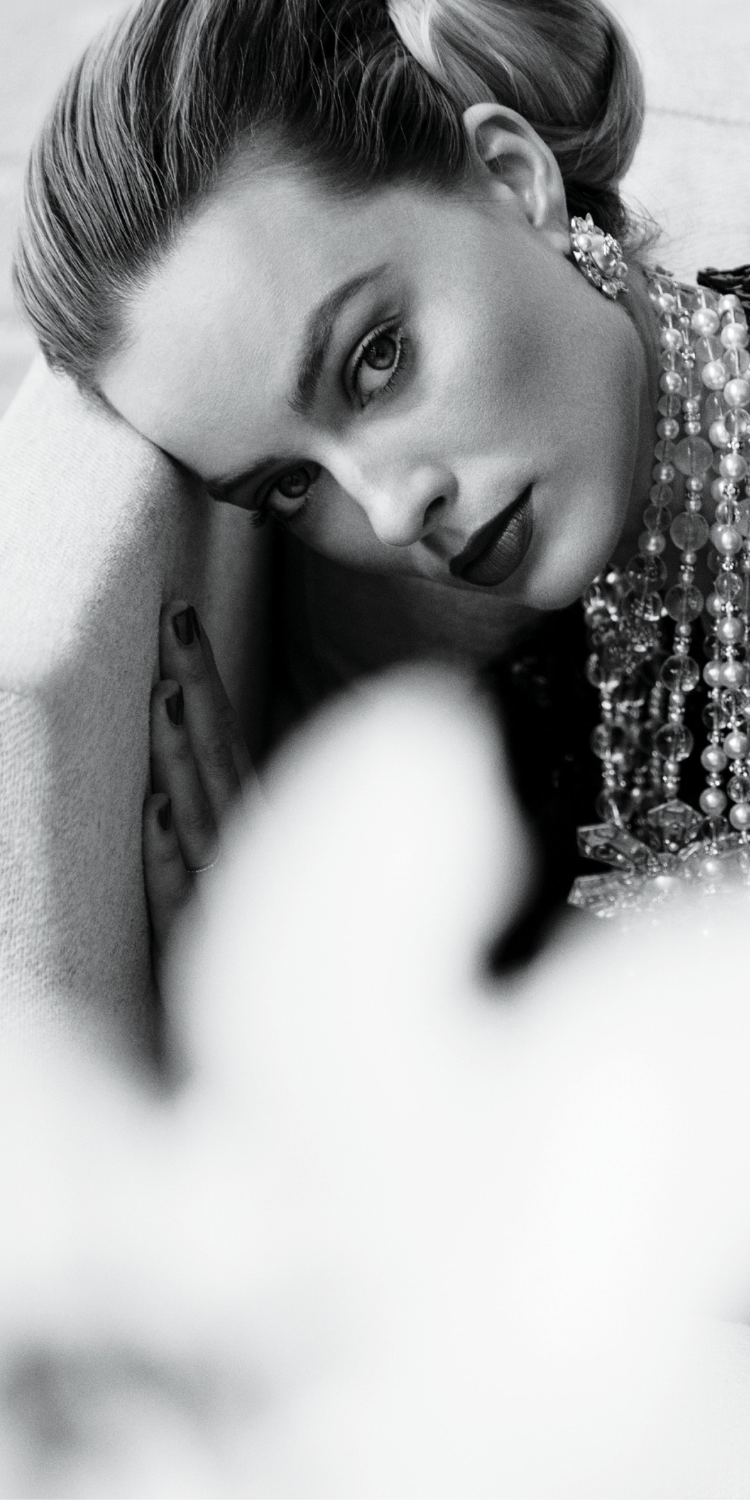 Celebrity Margot Robbie, Black and White, Actress, Australian, 1080x2160, Phone HD Wallpaper
