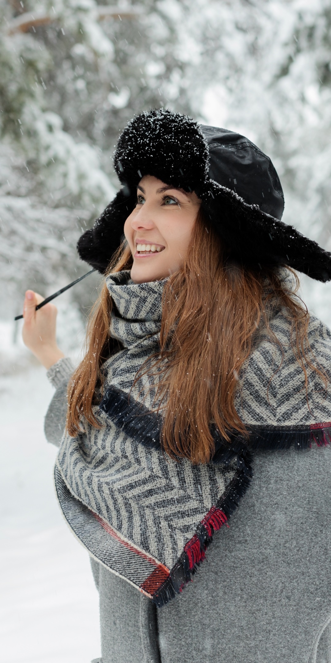 Women Model, Redhead, Winter, Hat, Smile, 1080x2160, Phone HD Wallpaper