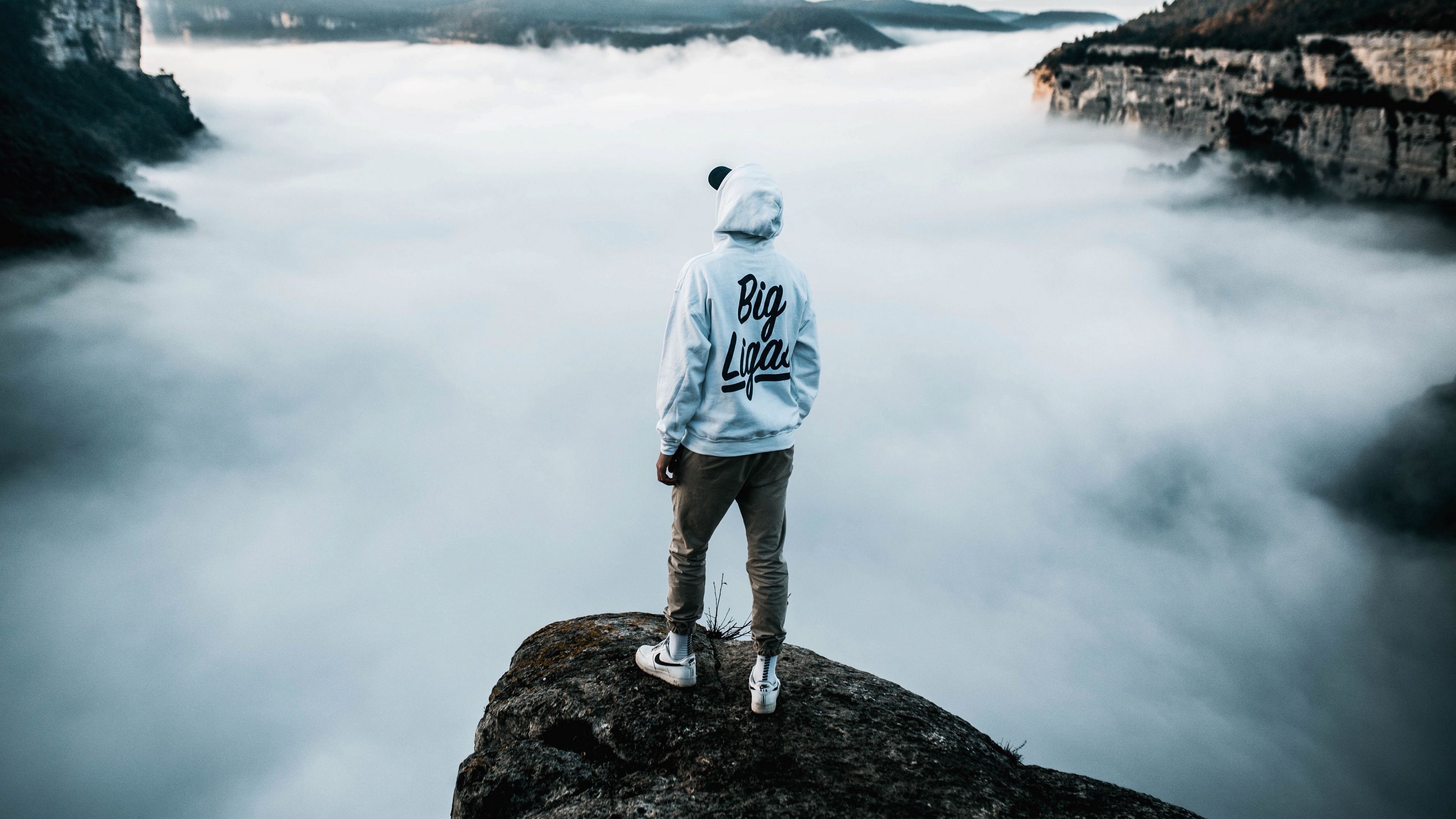 lonely, loneliness, cap, sneakers, fog, 4k, HD Wallpaper