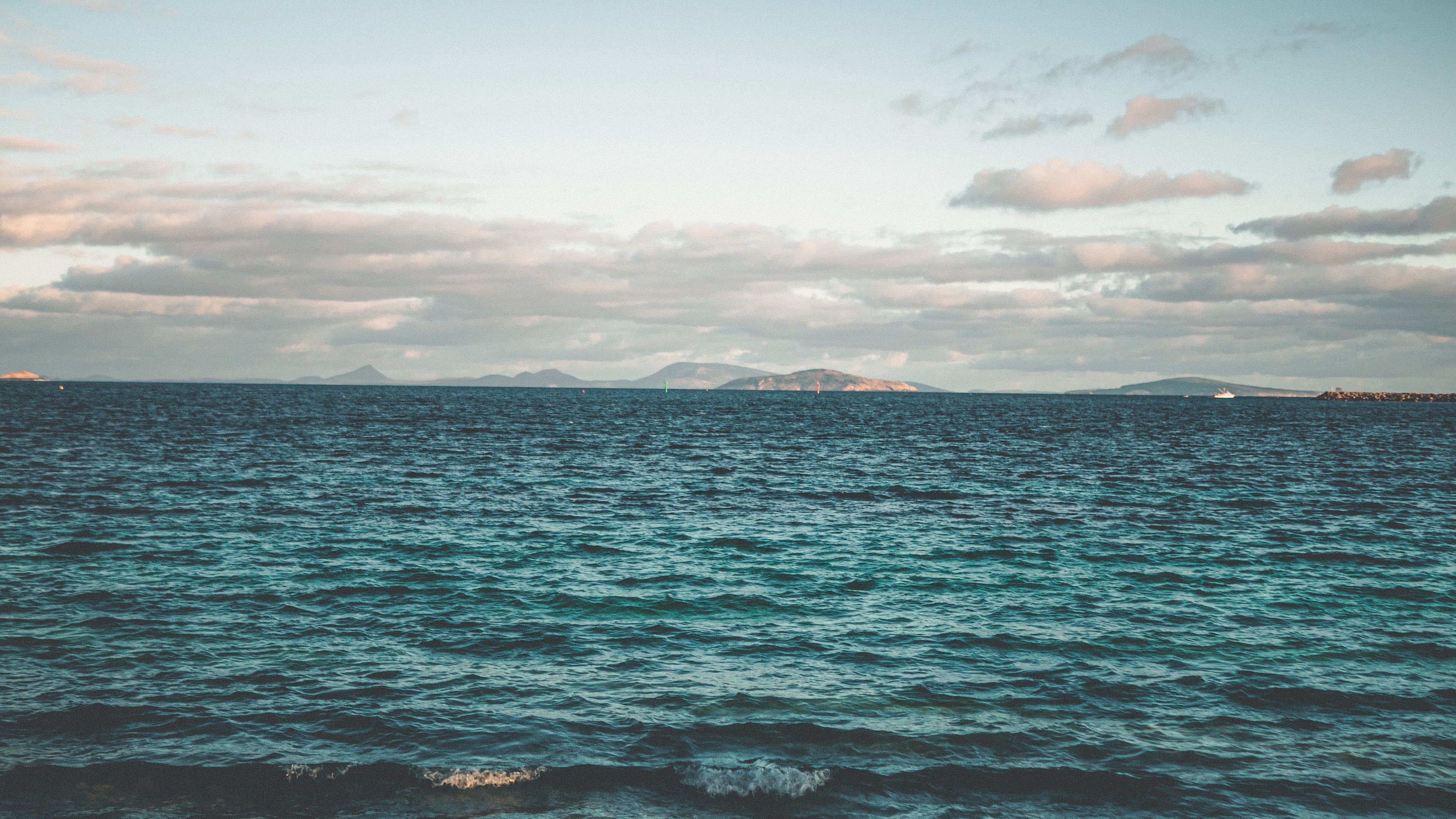 horizon, sea, waves, hills, 4k, HD Wallpaper