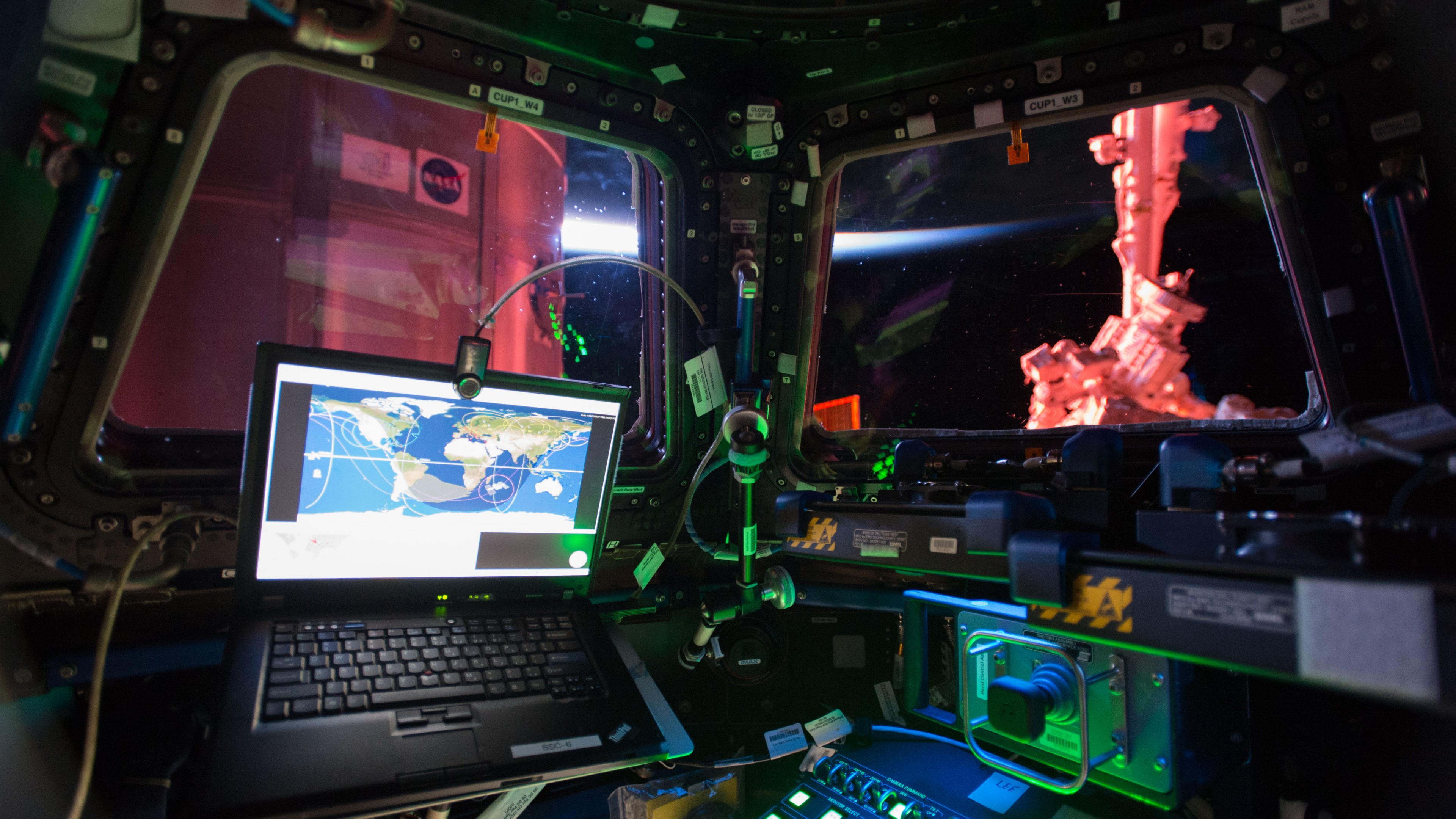 Photo of the Day, ISS-42/43, Cupol, space ship, laptop, track, HD Wallpaper