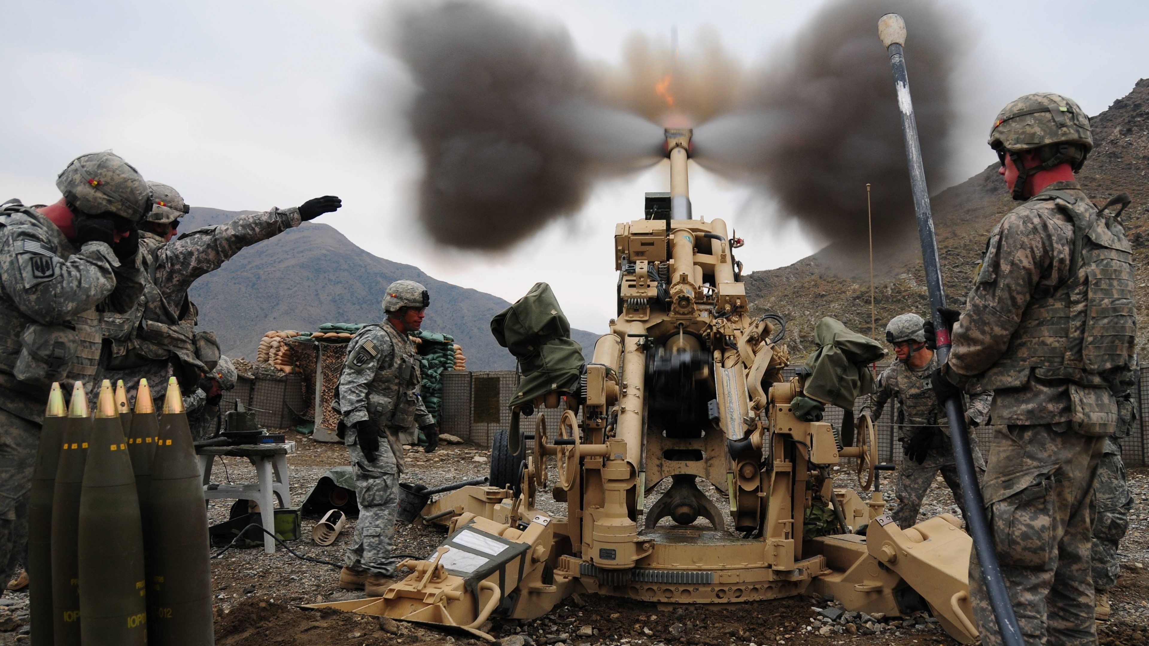 M777, howitzer, M777A2, artillery, soldier, U.S. Army, firing, mountain, HD Wallpaper