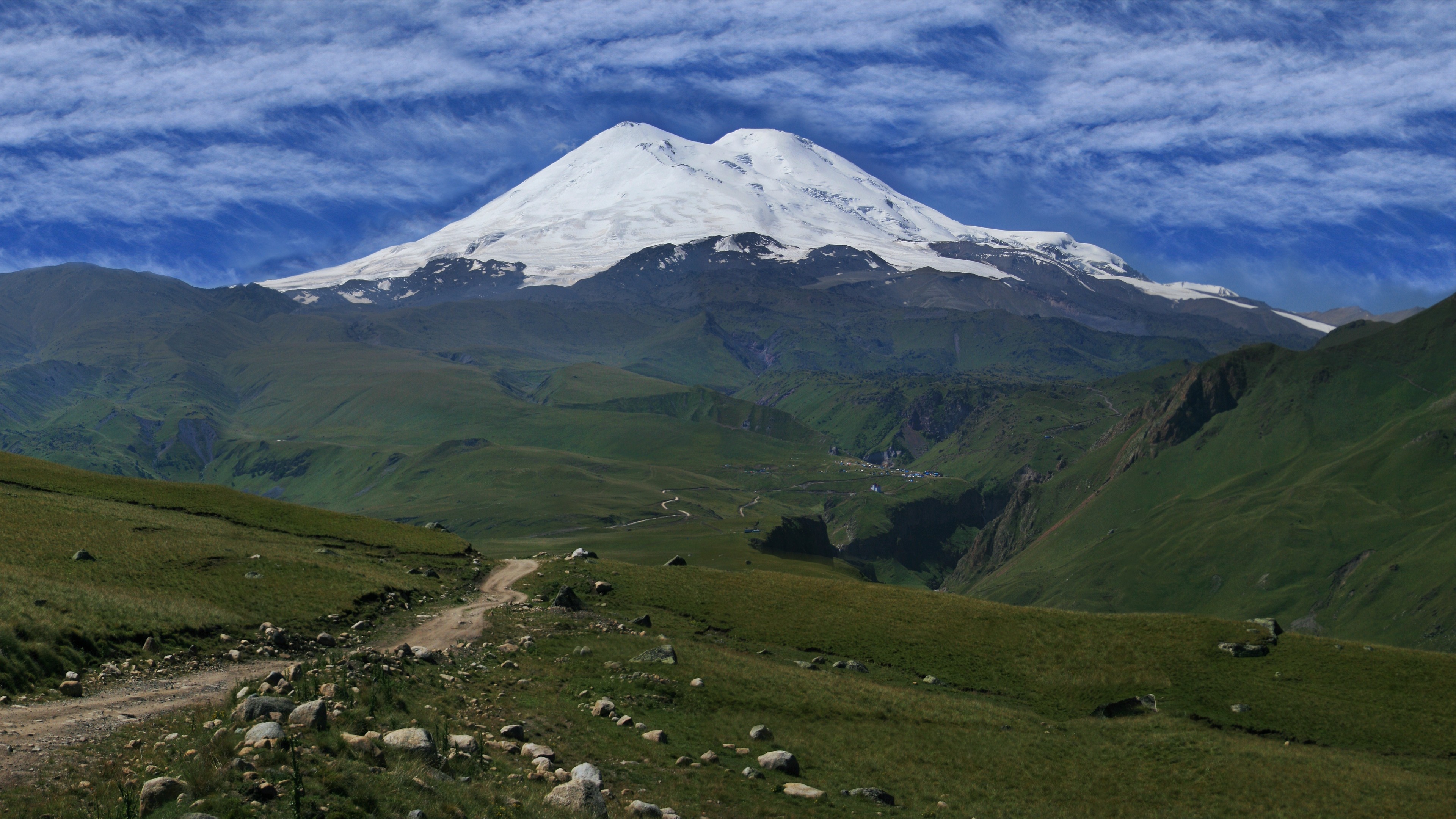 Elbrus, 4K, Caucasus, mountains, volcano, sky, meadows, HD Wallpaper