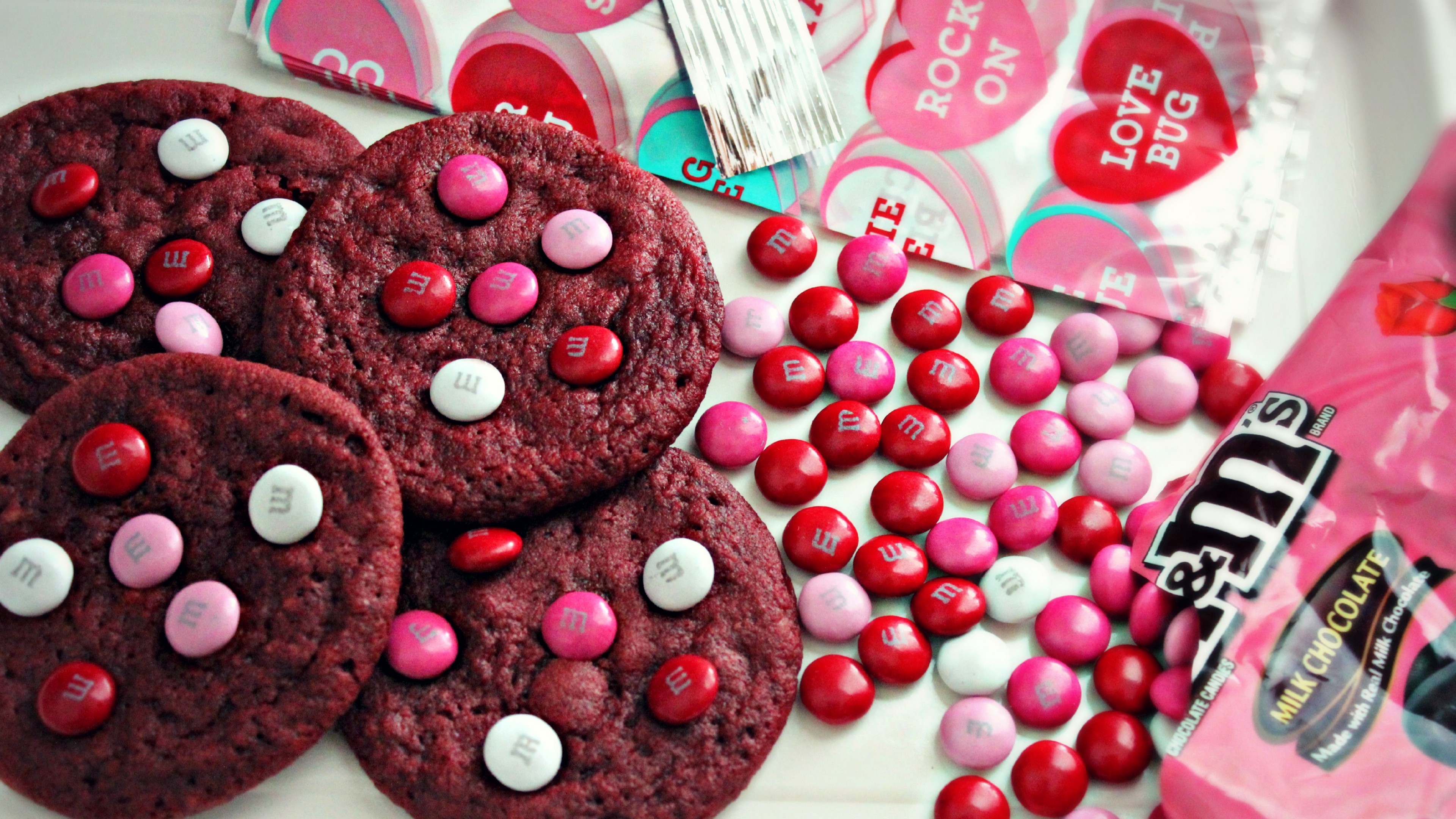 Cookies, pink, M&Ms, HD Wallpaper