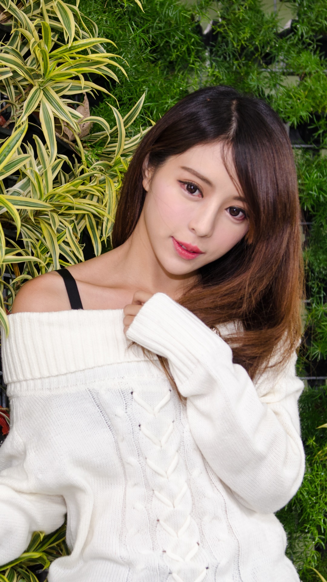 Women Zhang Qi Jun, Taiwanese, Julie Chang, Asian, Plant, Model, 1080x1920, Phone HD Wallpaper