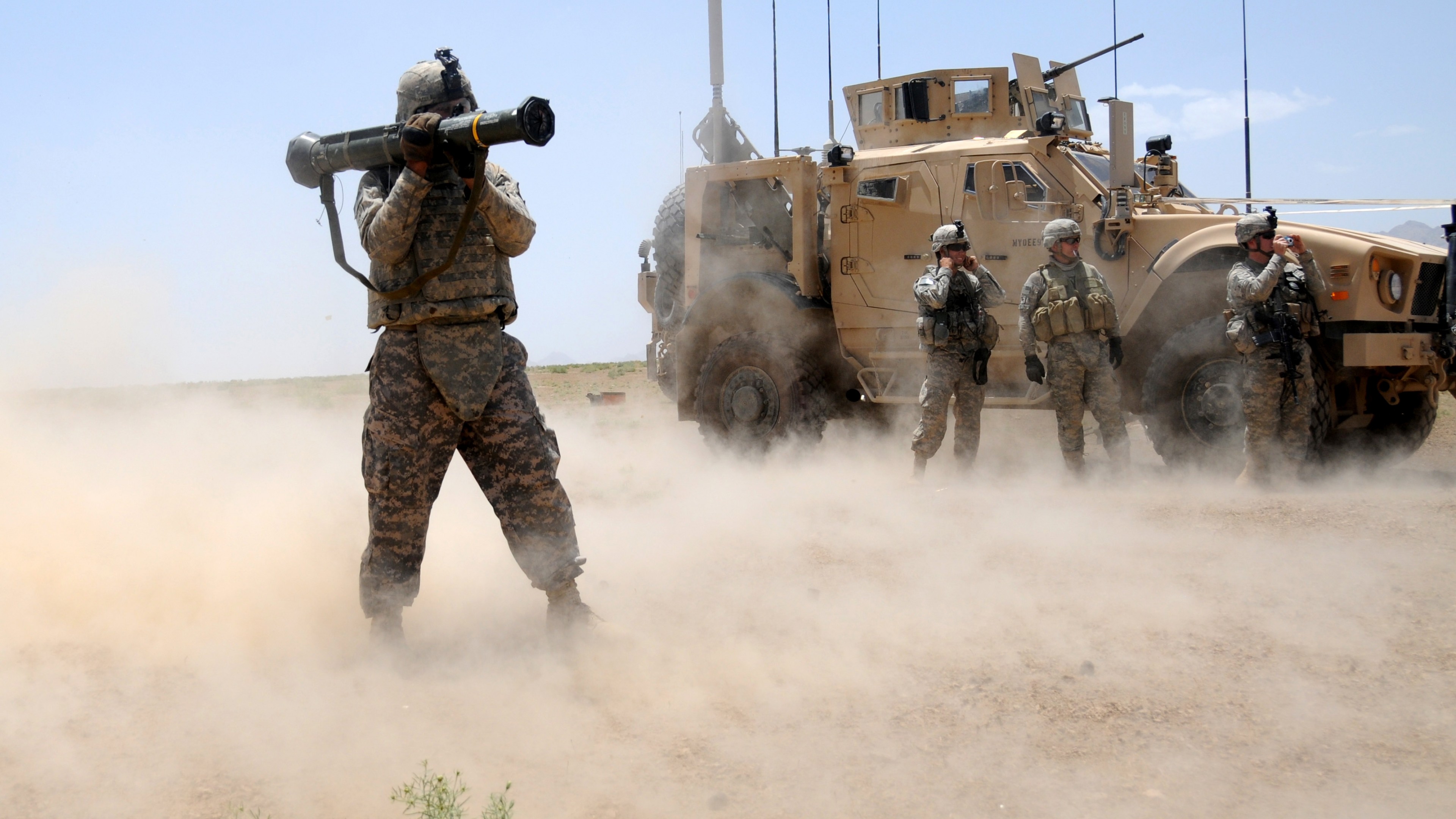 rocket launcher, soldier, firing, AAV, APC, AFV, vehicle, sand, desert, HD Wallpaper
