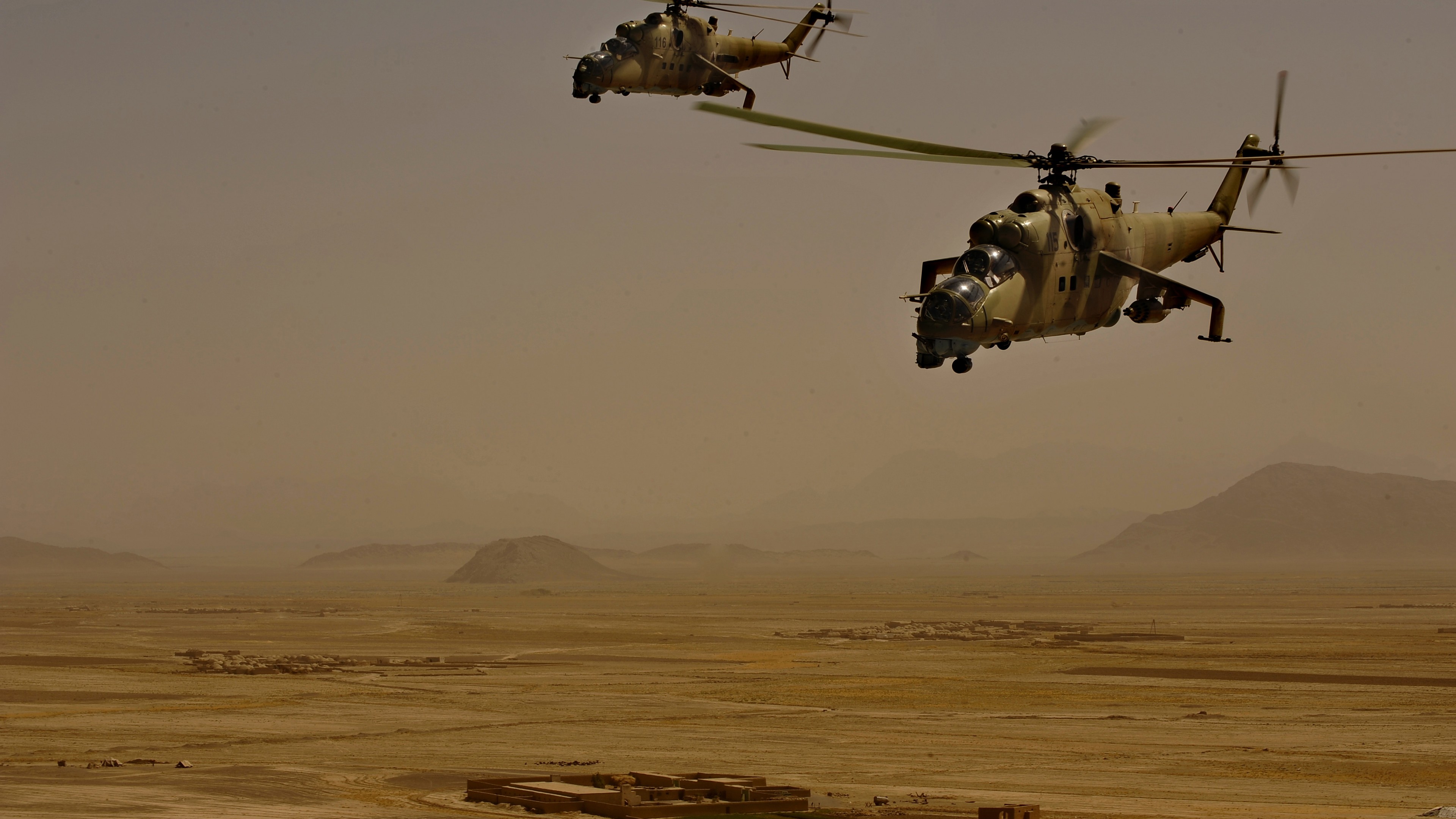 Mi-35, Mil, attack helicopter, Russian Army, Afganistan, desert, flight, HD Wallpaper