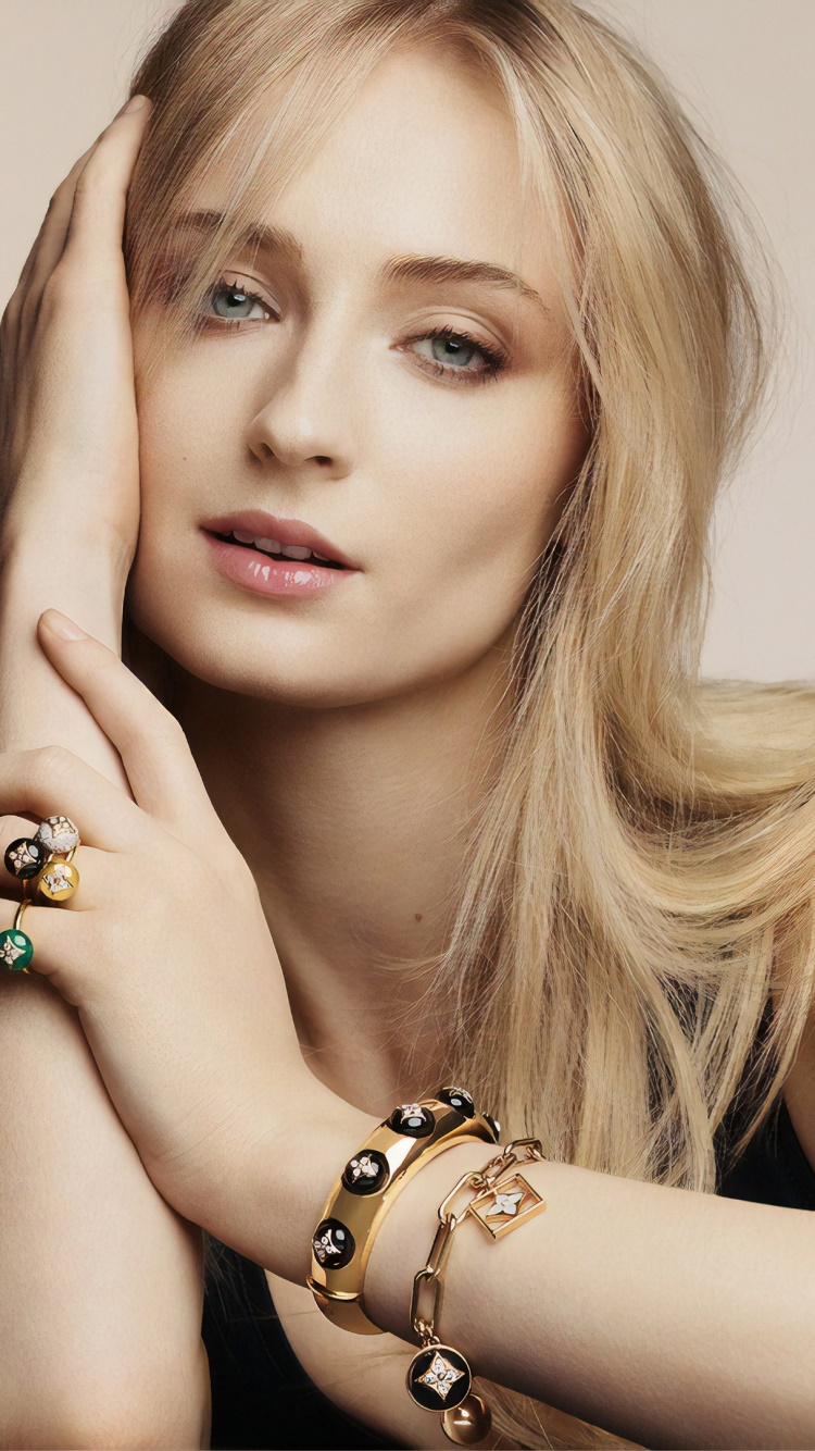 Celebrity Sophie Turner, English, Actress, Blonde, Face, Blue Eyes, 750x1334, Phone HD Wallpaper