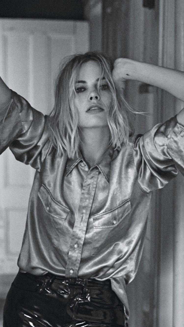 Celebrity Margot Robbie, Black and White, Actress, Australian, 750x1334, Phone HD Wallpaper