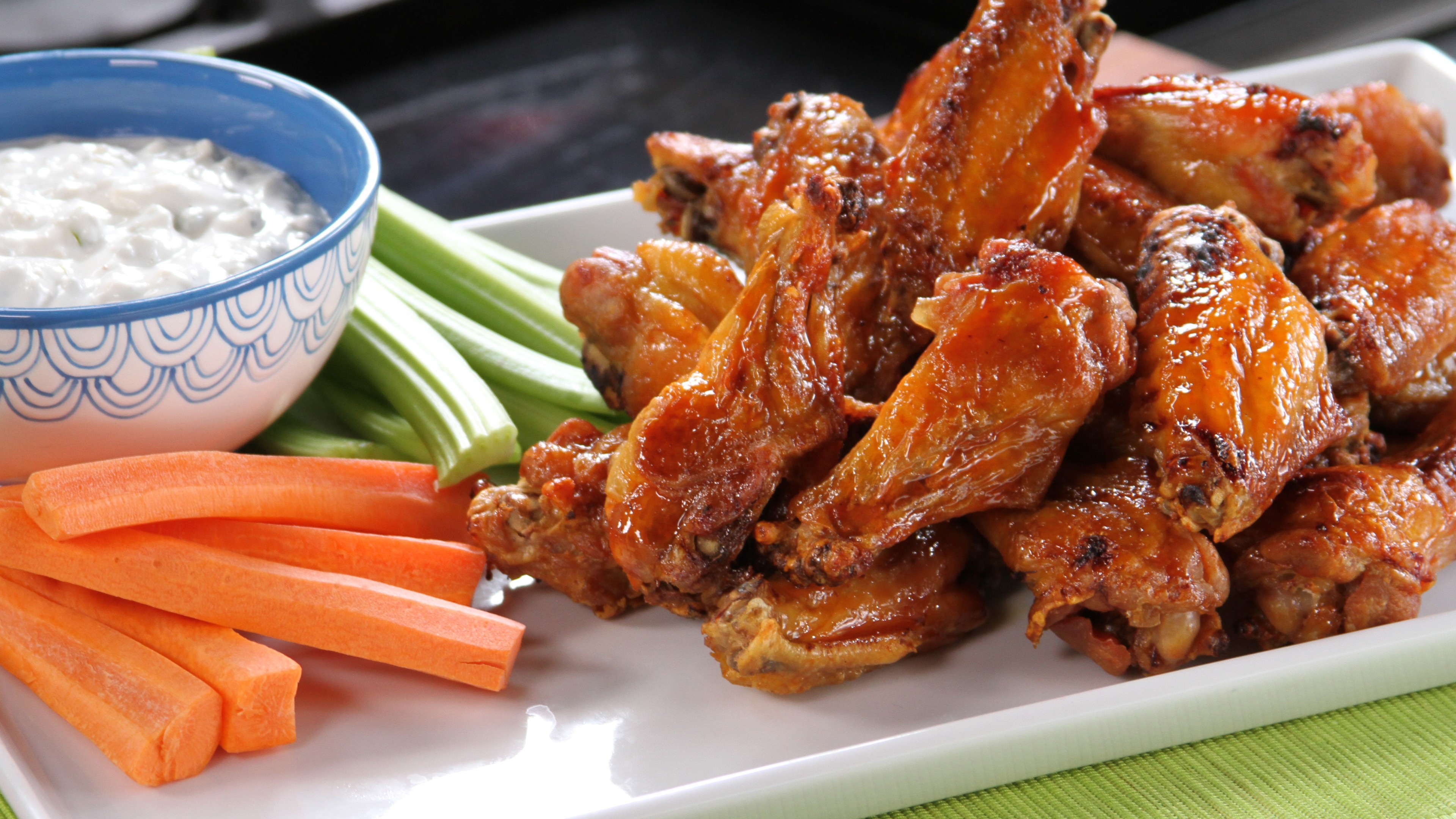 Buffalo wings, sauce, vegetables, carrots, HD Wallpaper