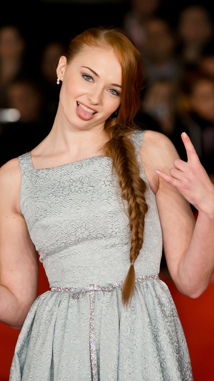 Celebrity Sophie Turner, 750x1334, Phone HD Wallpaper