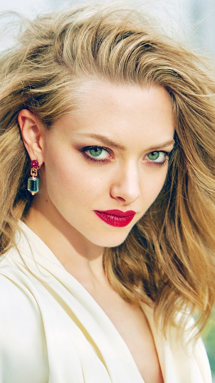Celebrity Amanda Seyfried, Blonde, Actress, American, Earrings, Green Eyes, 720x1280, Phone HD Wallpaper