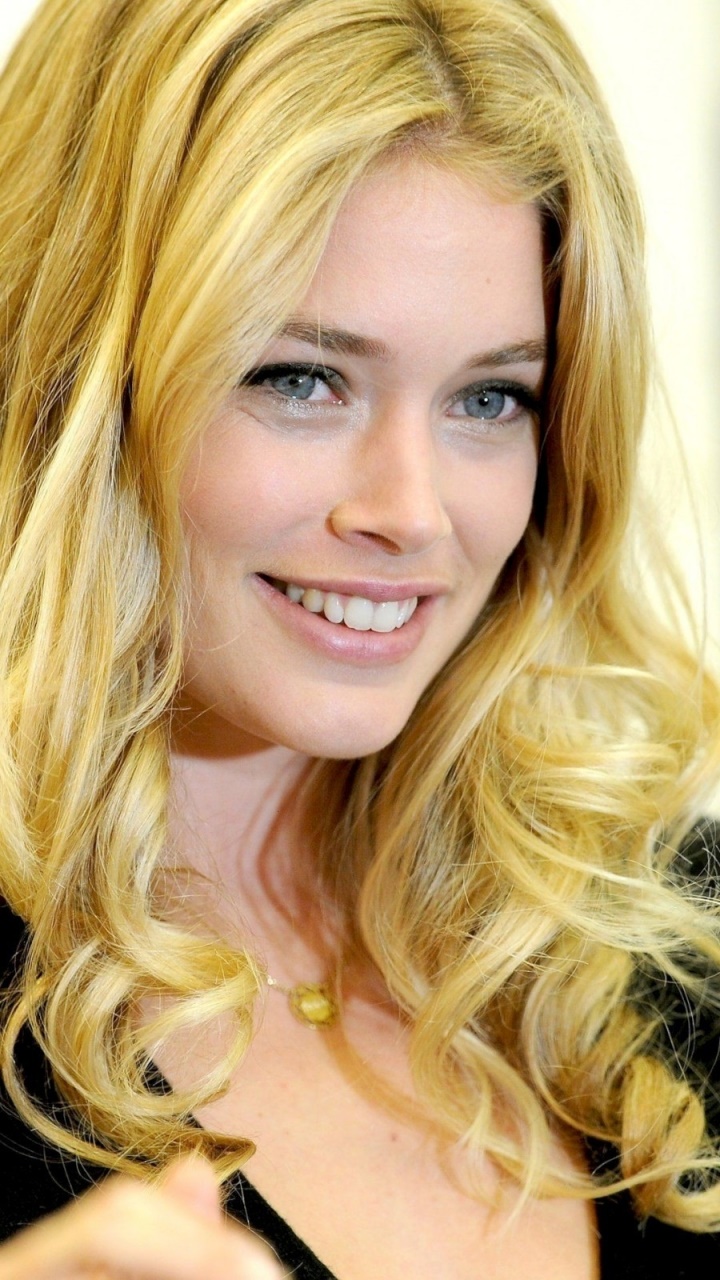 Celebrity Doutzen Kroes, 720x1280, Phone HD Wallpaper