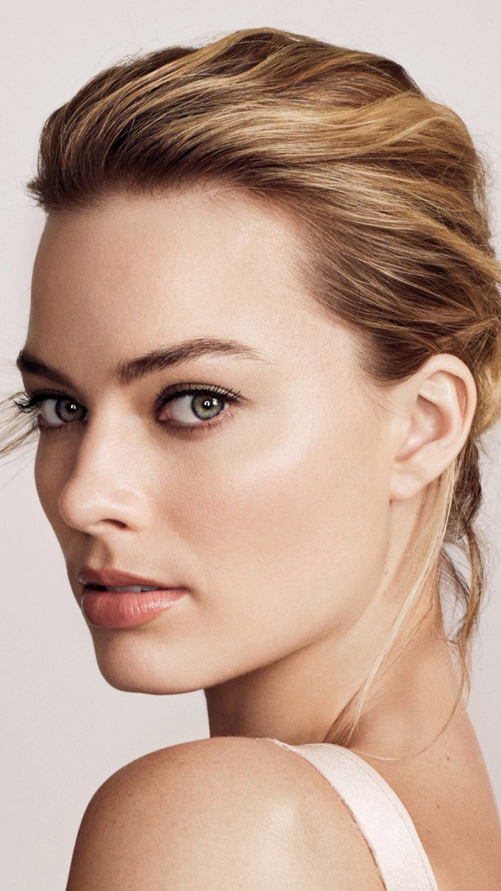 Celebrity Margot Robbie, Blue Eyes, Actress, Blonde, Australian, 720x1280, Phone HD Wallpaper