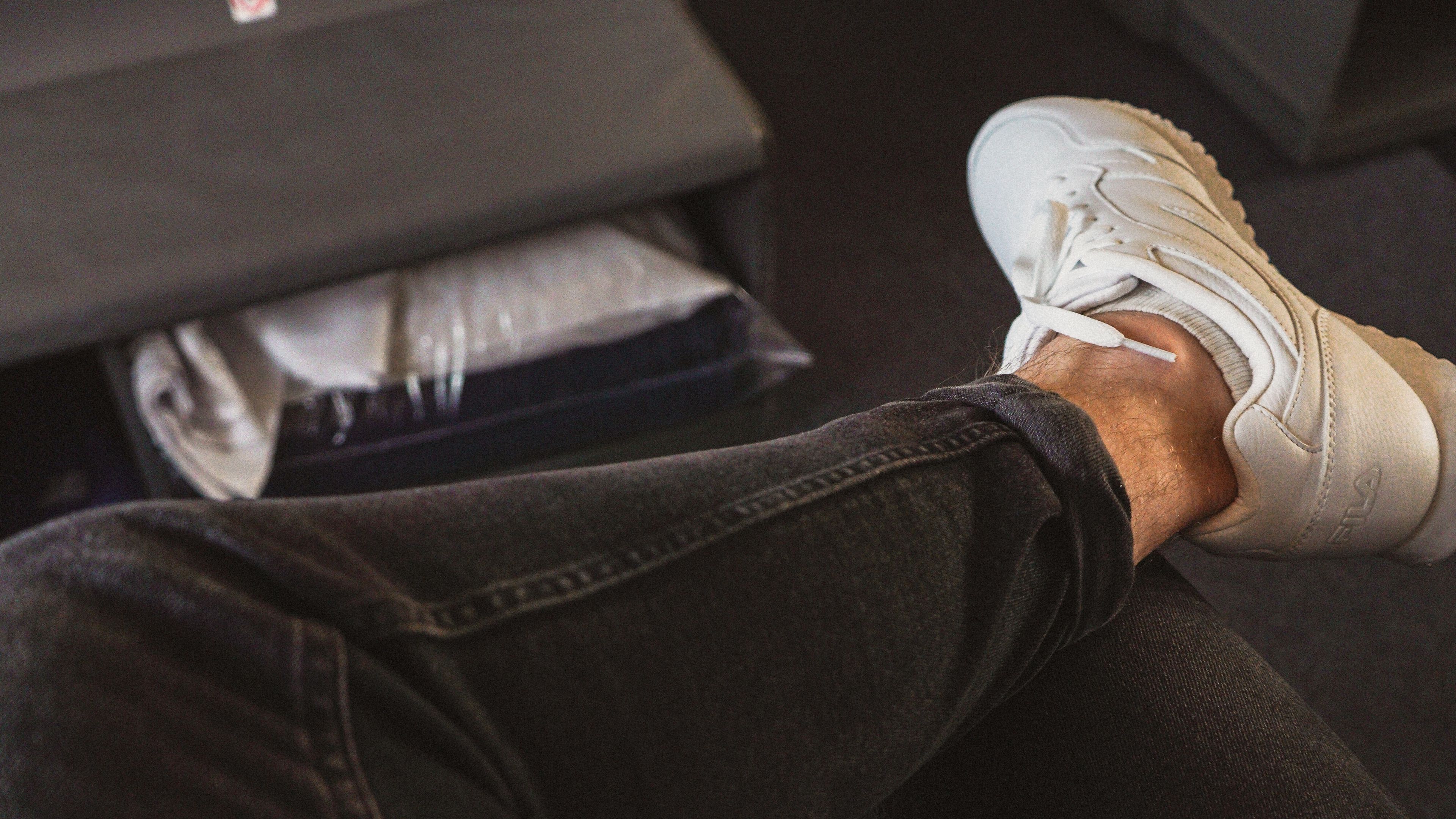 legs, jeans, sneakers, style, clothes, 4k, HD Wallpaper
