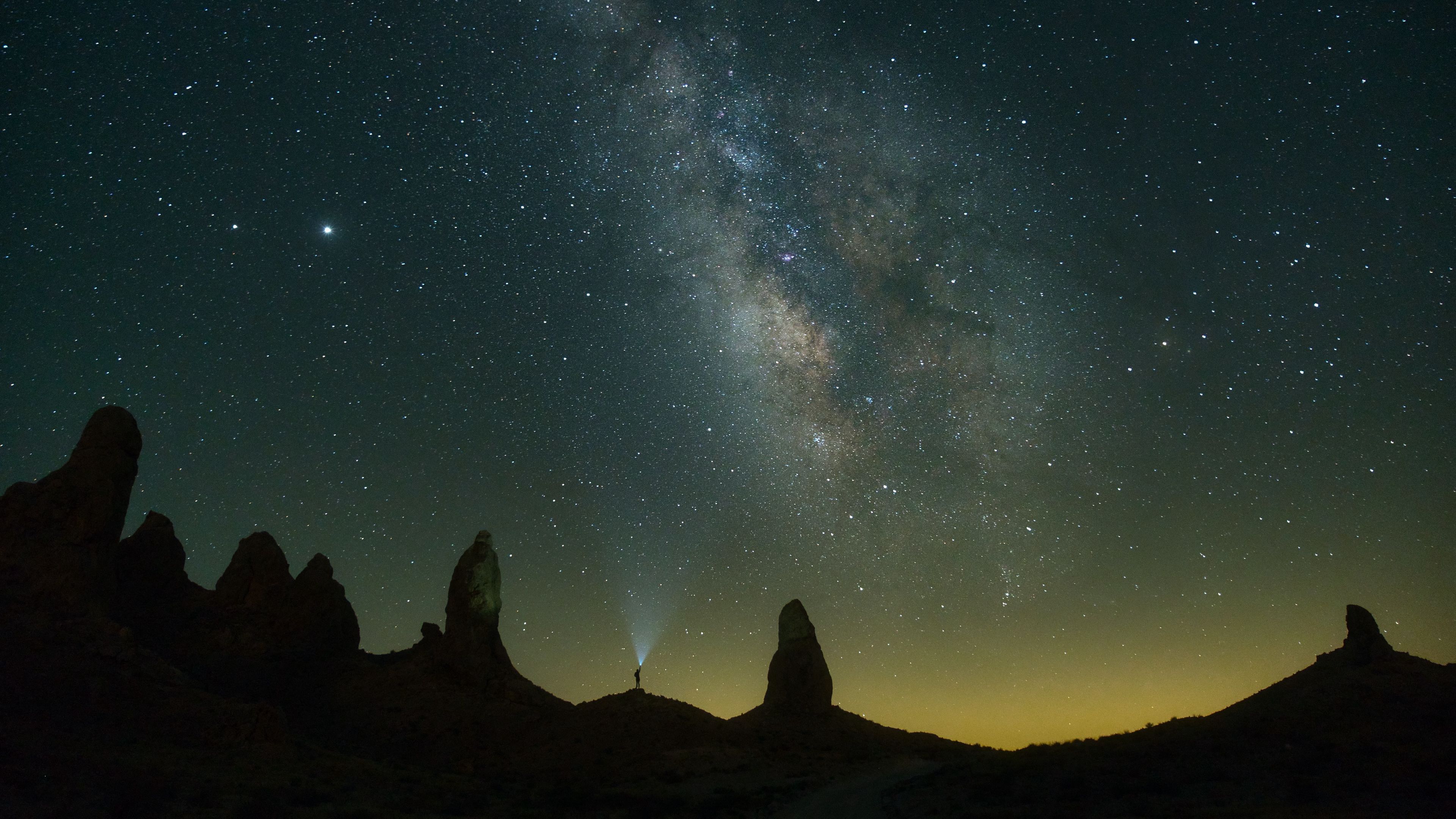 silhouette, starry sky, night, flashlight, rocks, 4k, HD Wallpaper