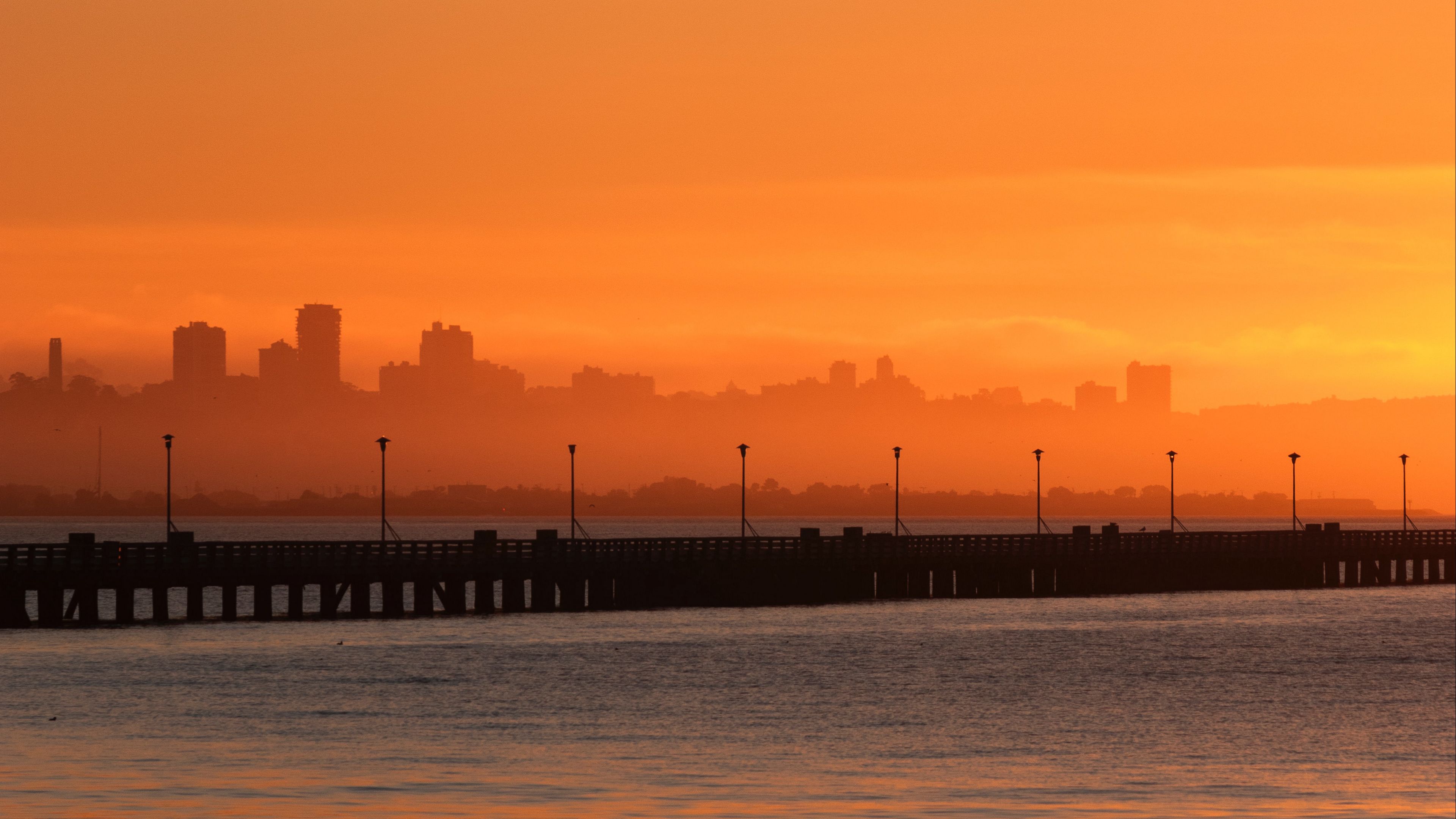 bridge, city, fog, dusk, sunset, 4k, HD Wallpaper
