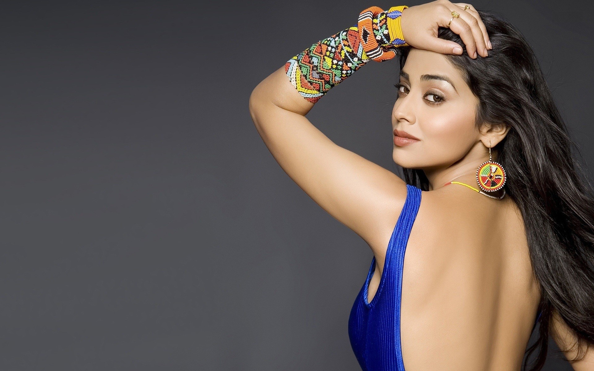 shriya saran, indian celebrities, girls, desi girls, backless, HD Wallpaper