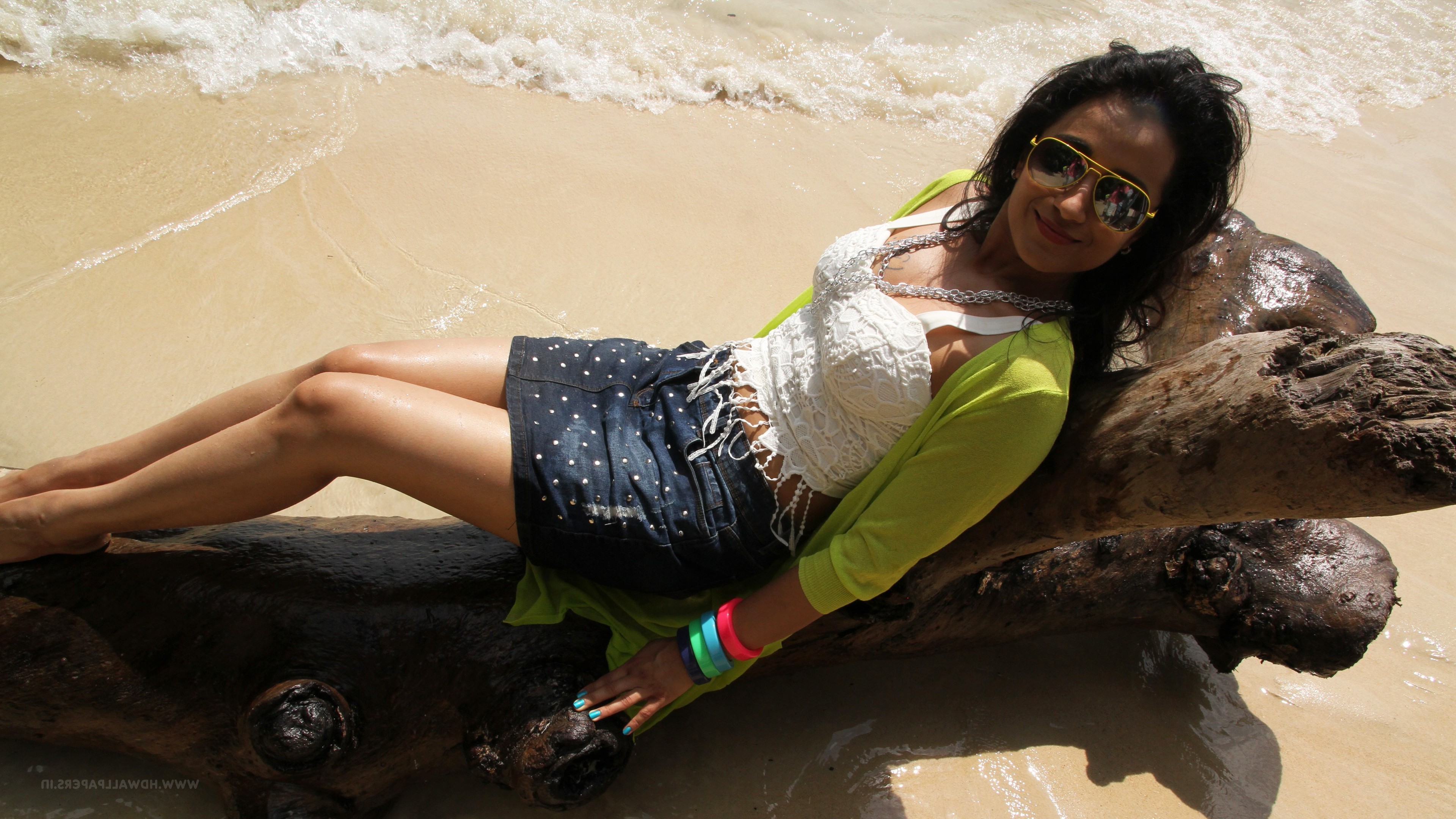 trisha, indian celebrities, girls, desi girls, HD Wallpaper