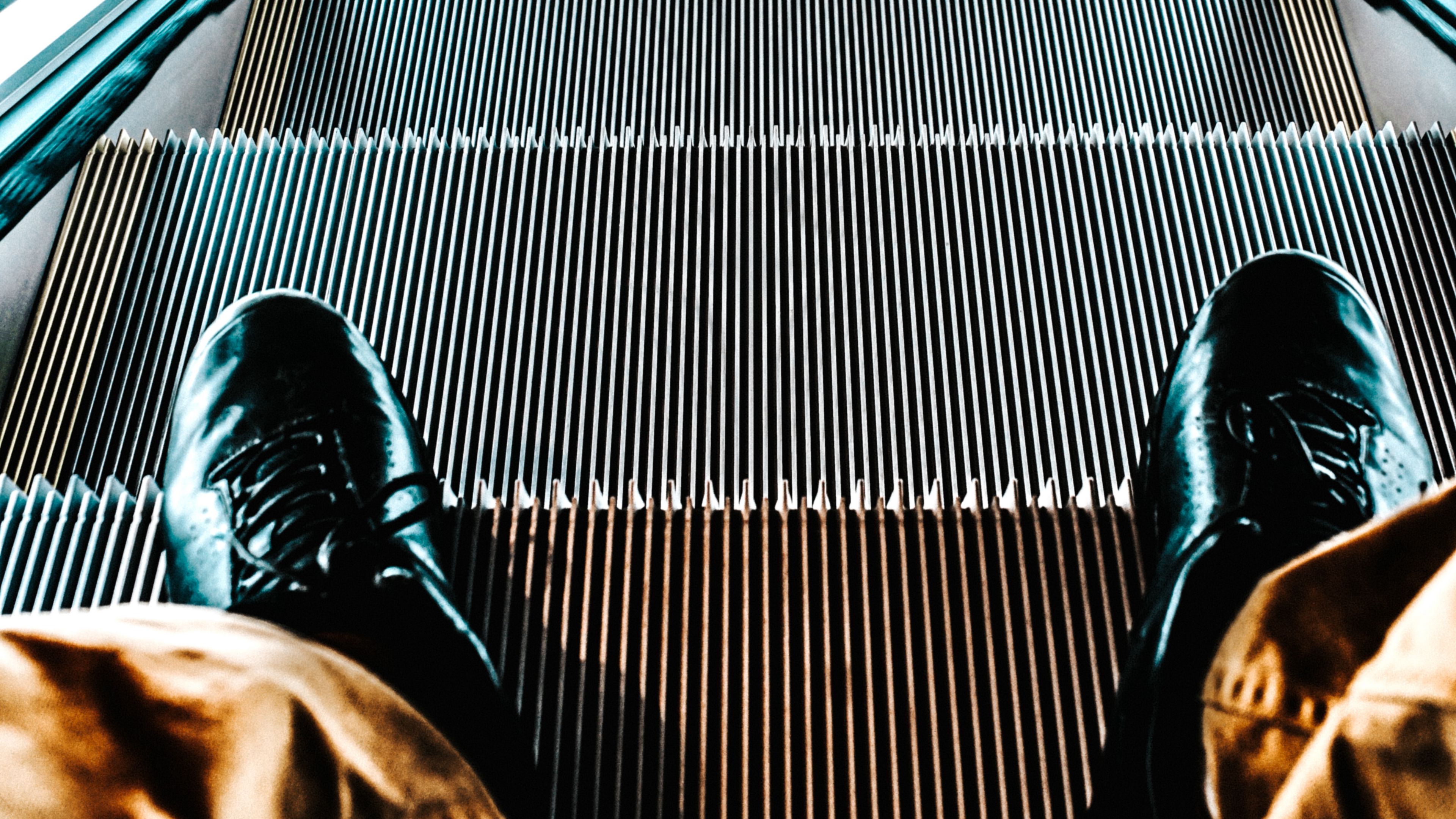 escalator, stairs, feet, light, backlight, 4k, HD Wallpaper