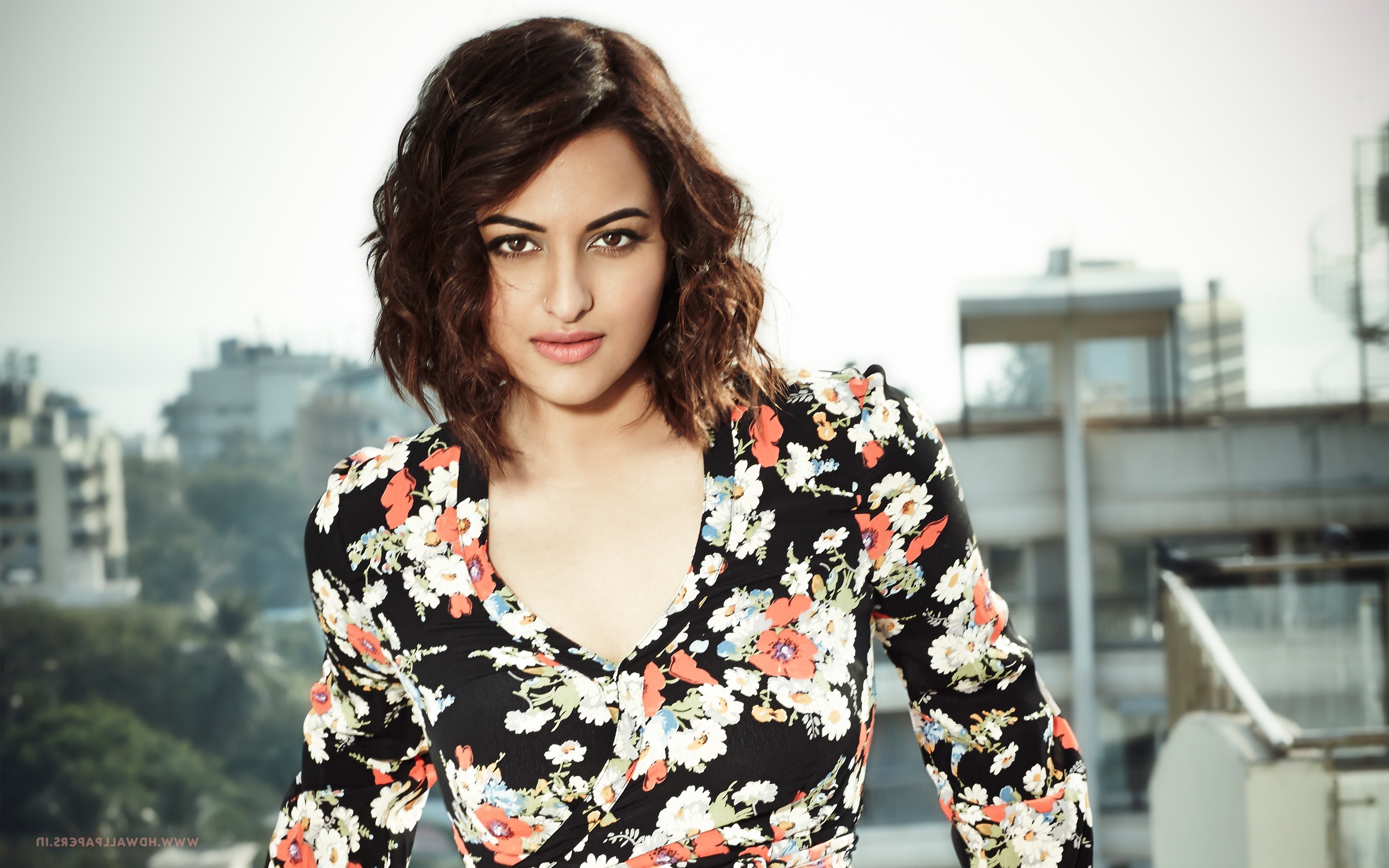 sonakshi sinha, indian celebrities, girls, desi girls, HD Wallpaper