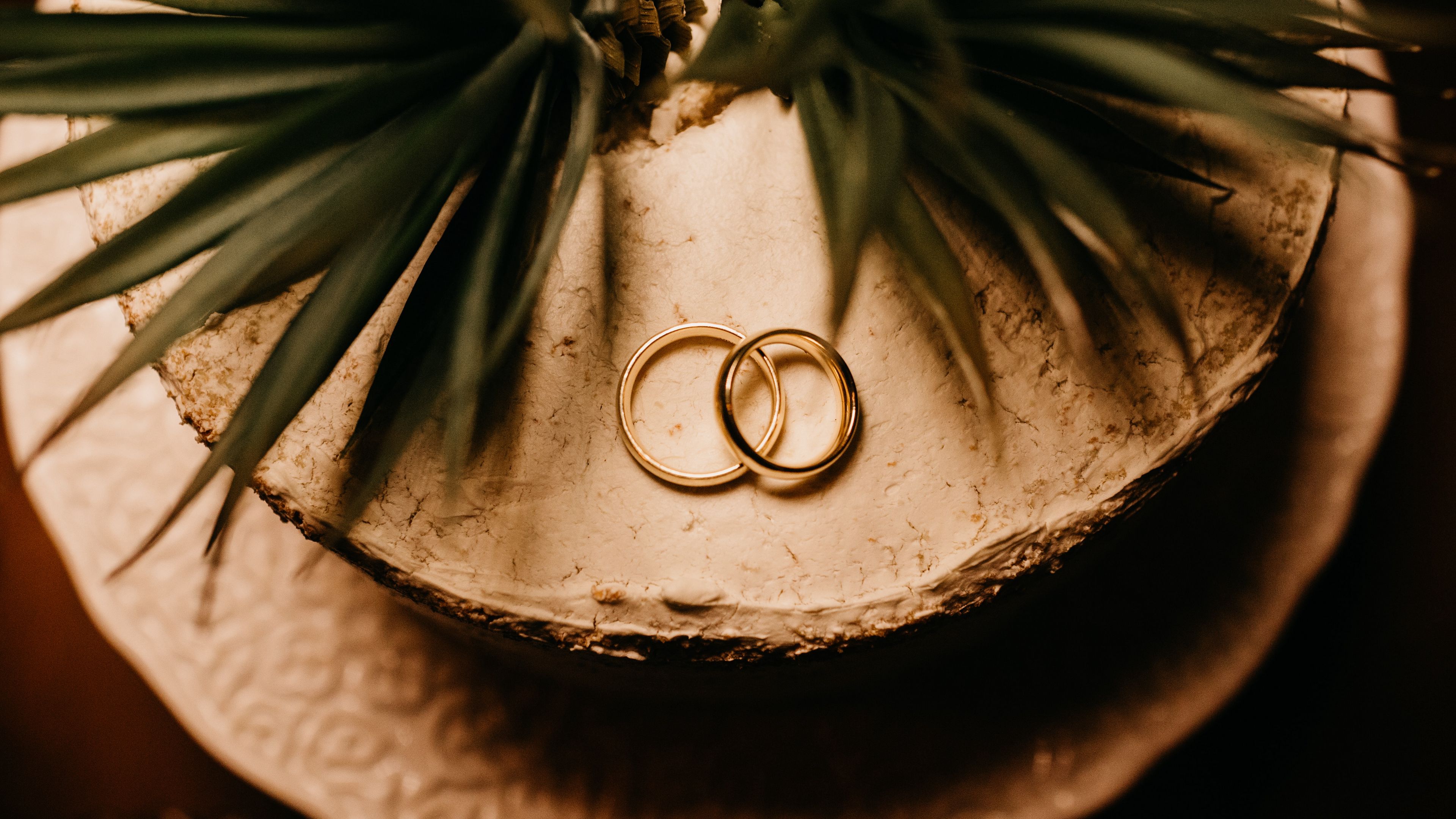 rings, gold, love, wedding, romance, 4k, HD Wallpaper