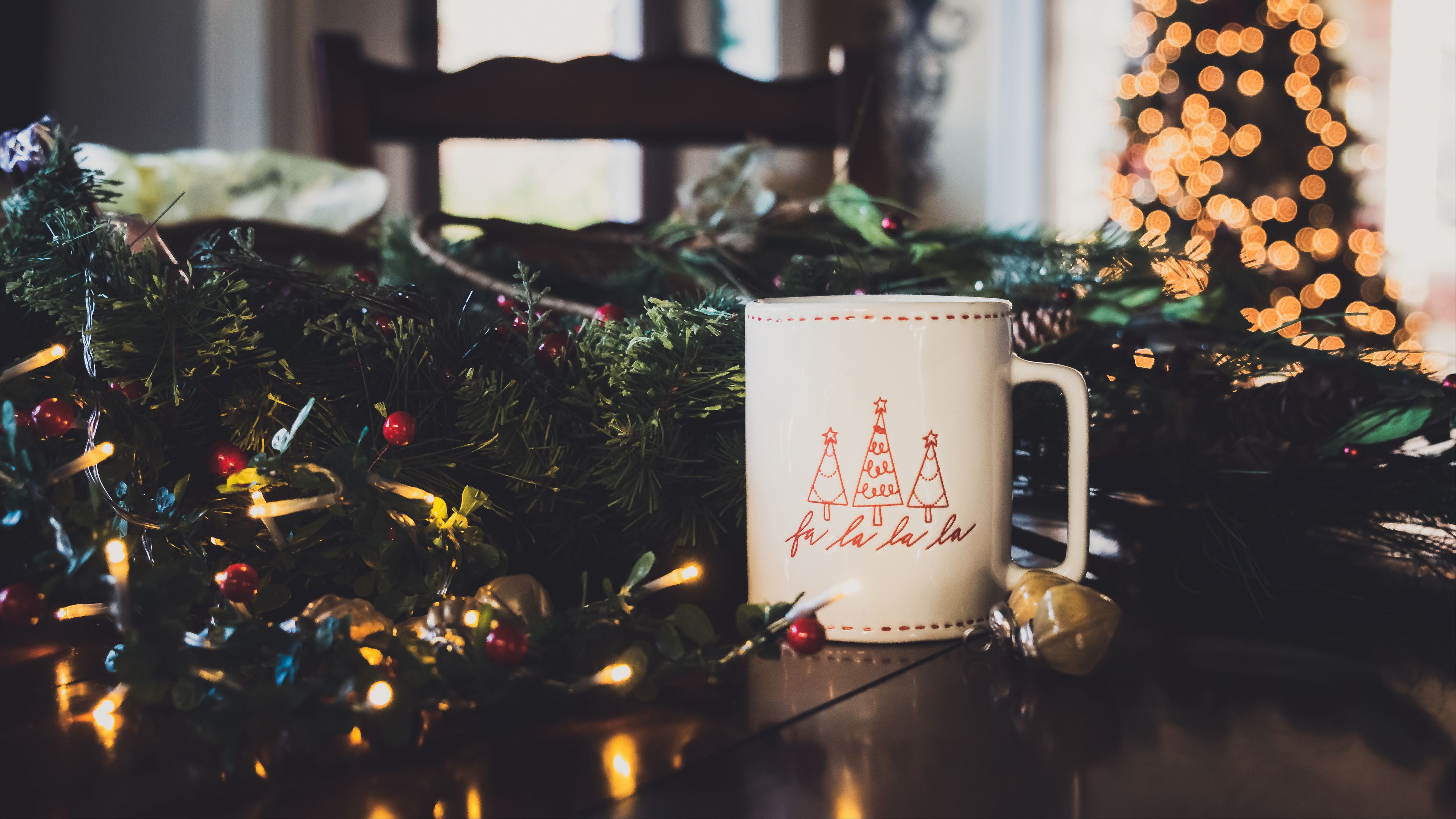 mug, tree, garland, decoration, new year, christmas, 4k, HD Wallpaper